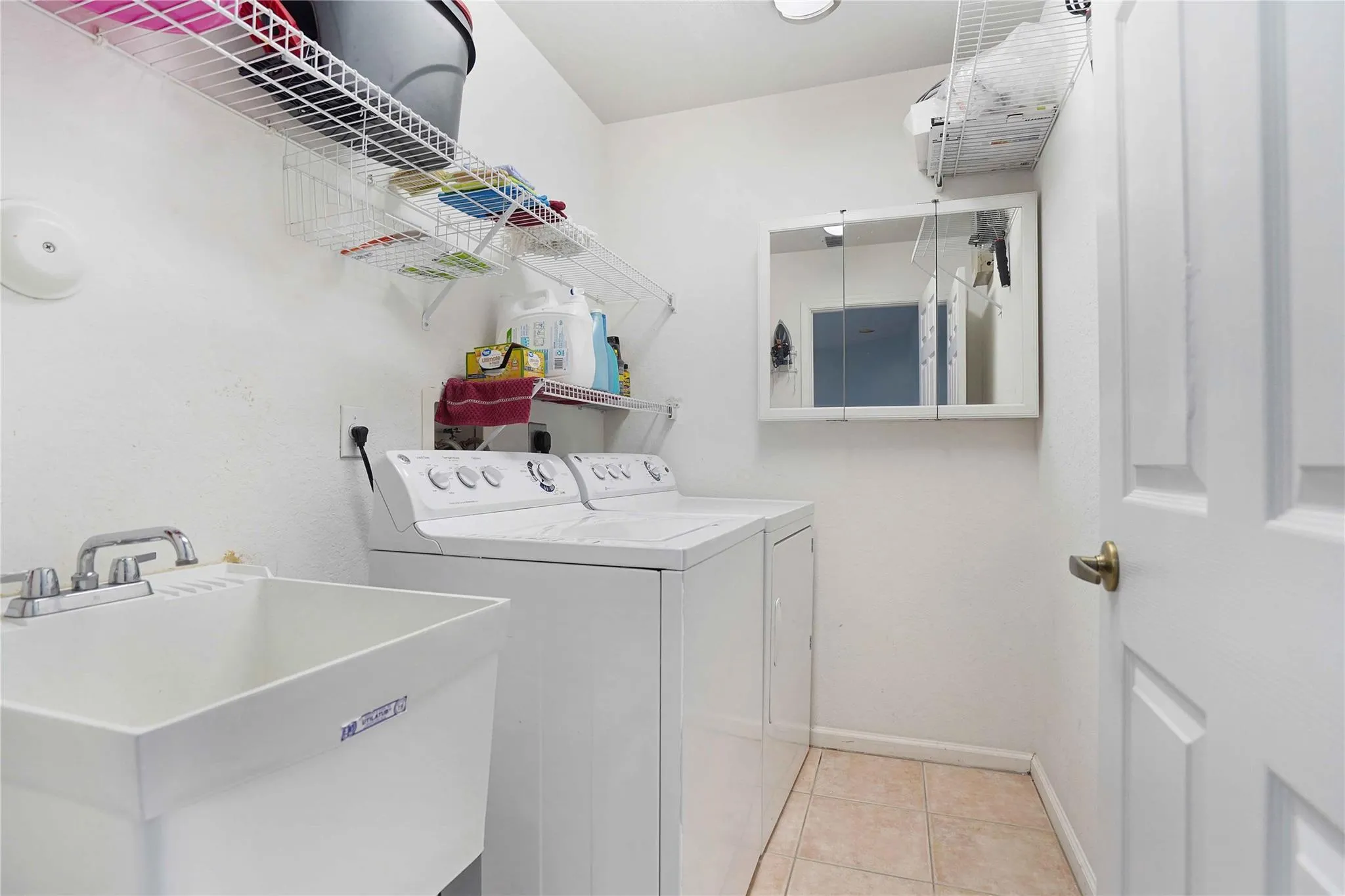 1828 NW 48th Ter