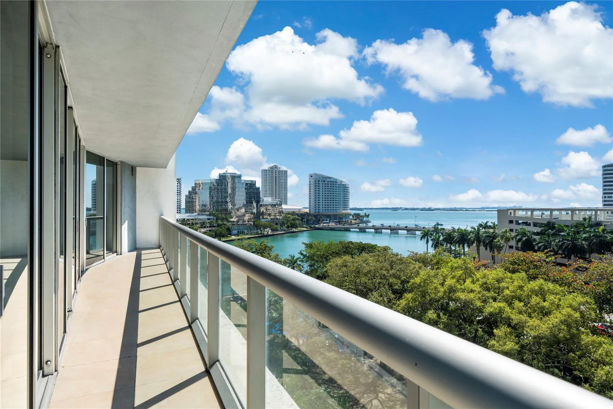 495 Brickell Ave, #811