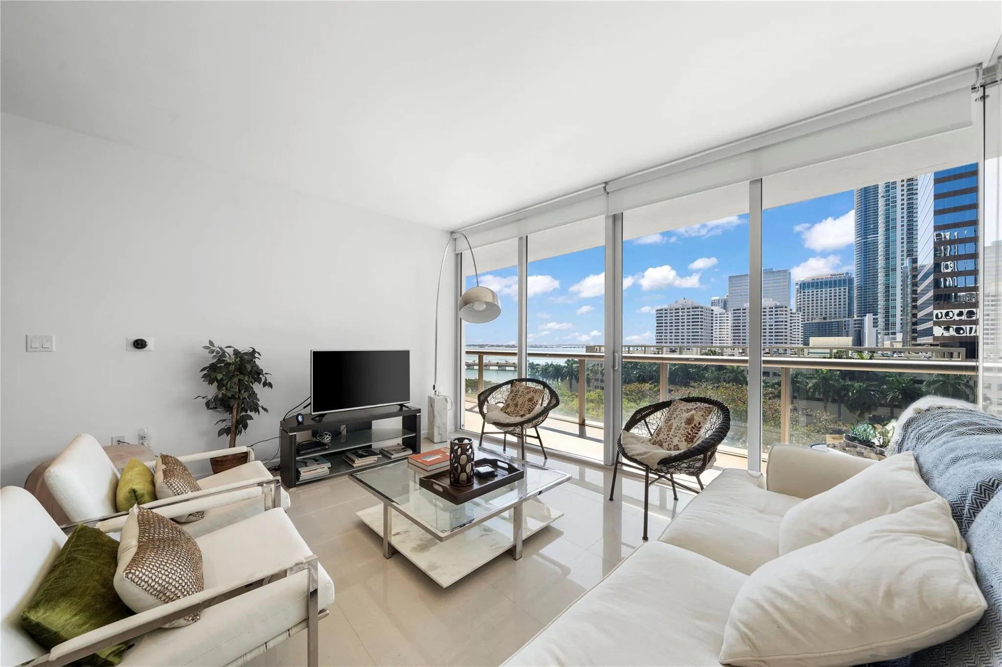495 Brickell Ave, #811