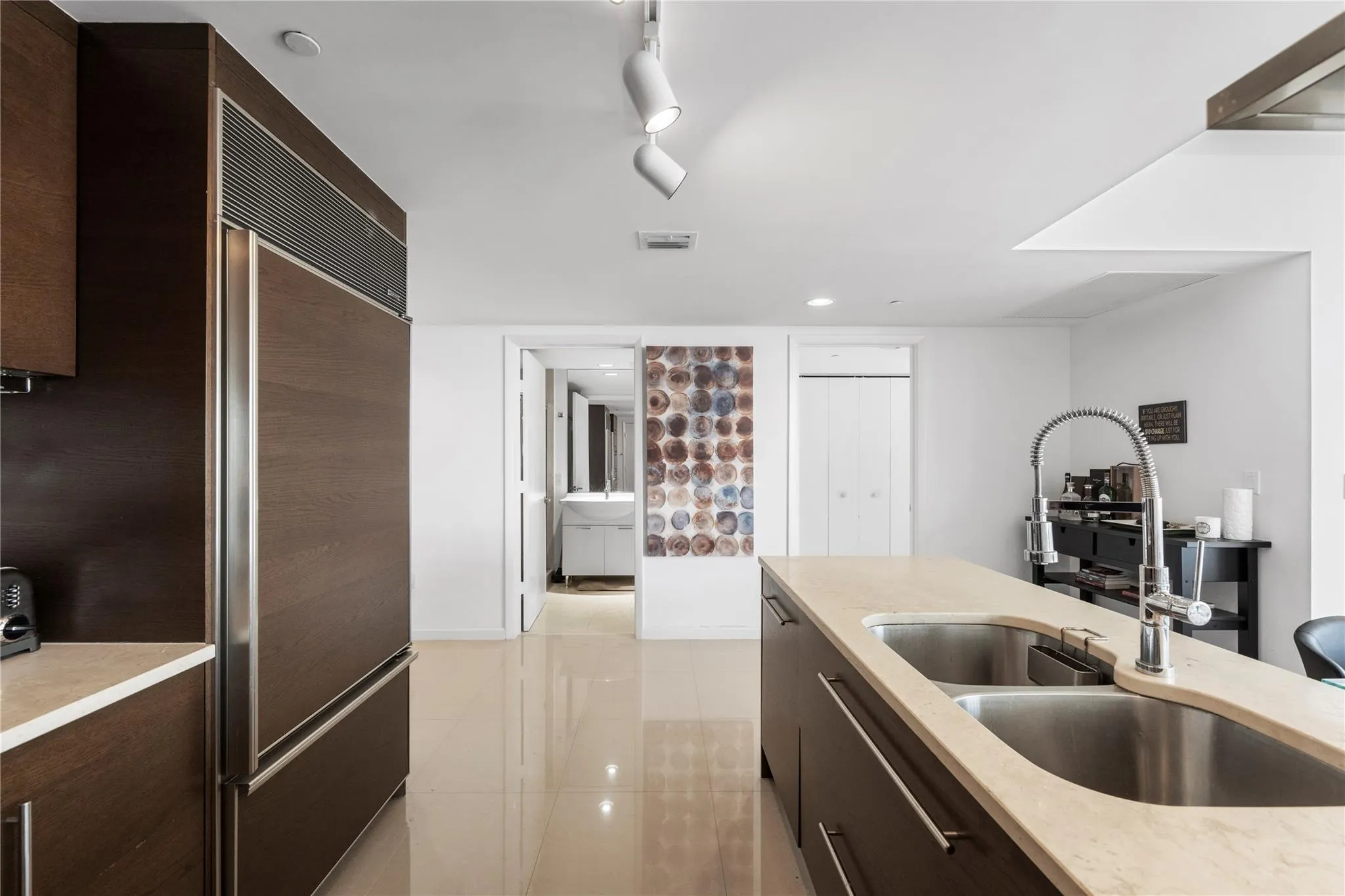 495 Brickell Ave, #811
