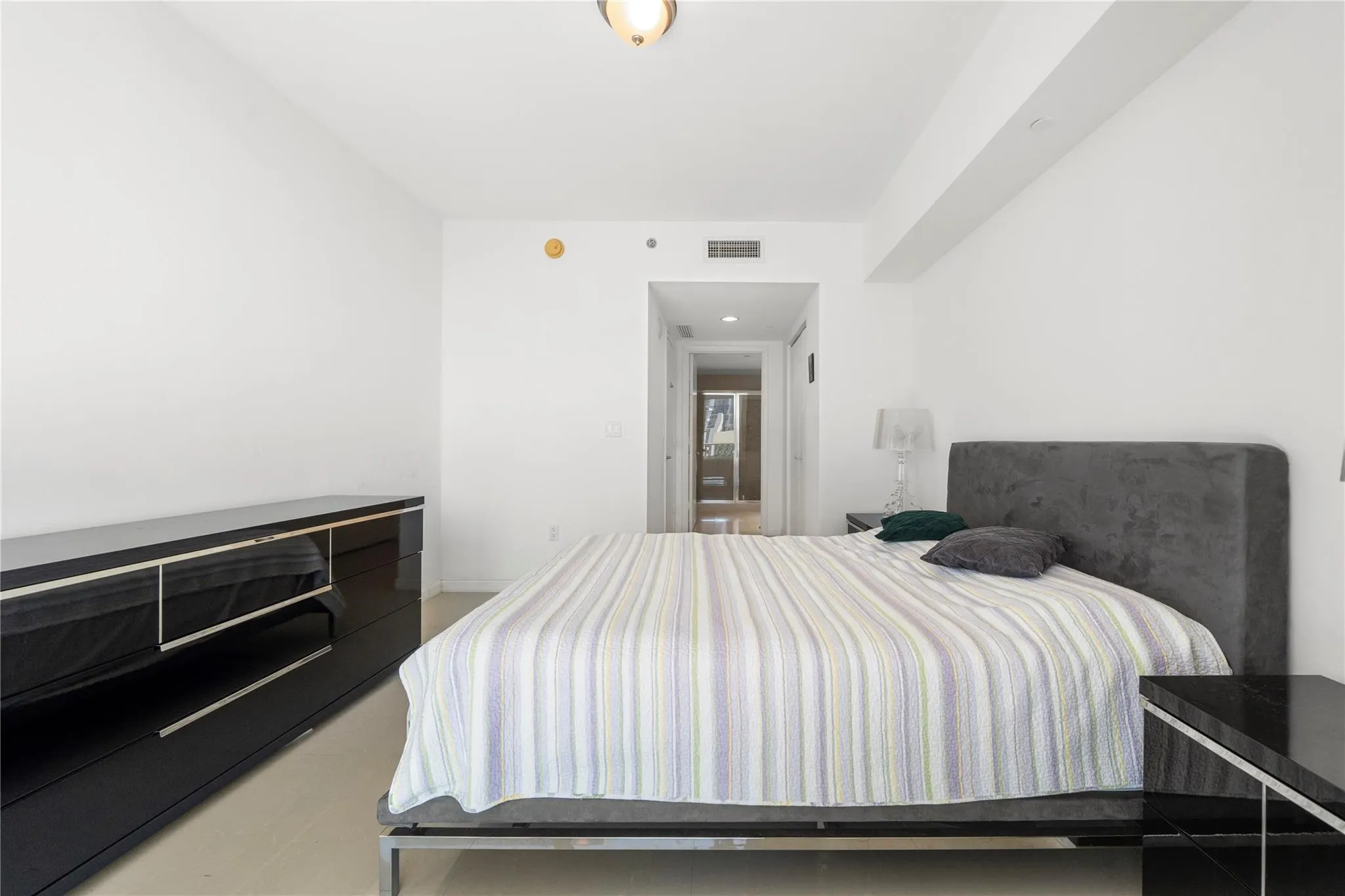 495 Brickell Ave, #811