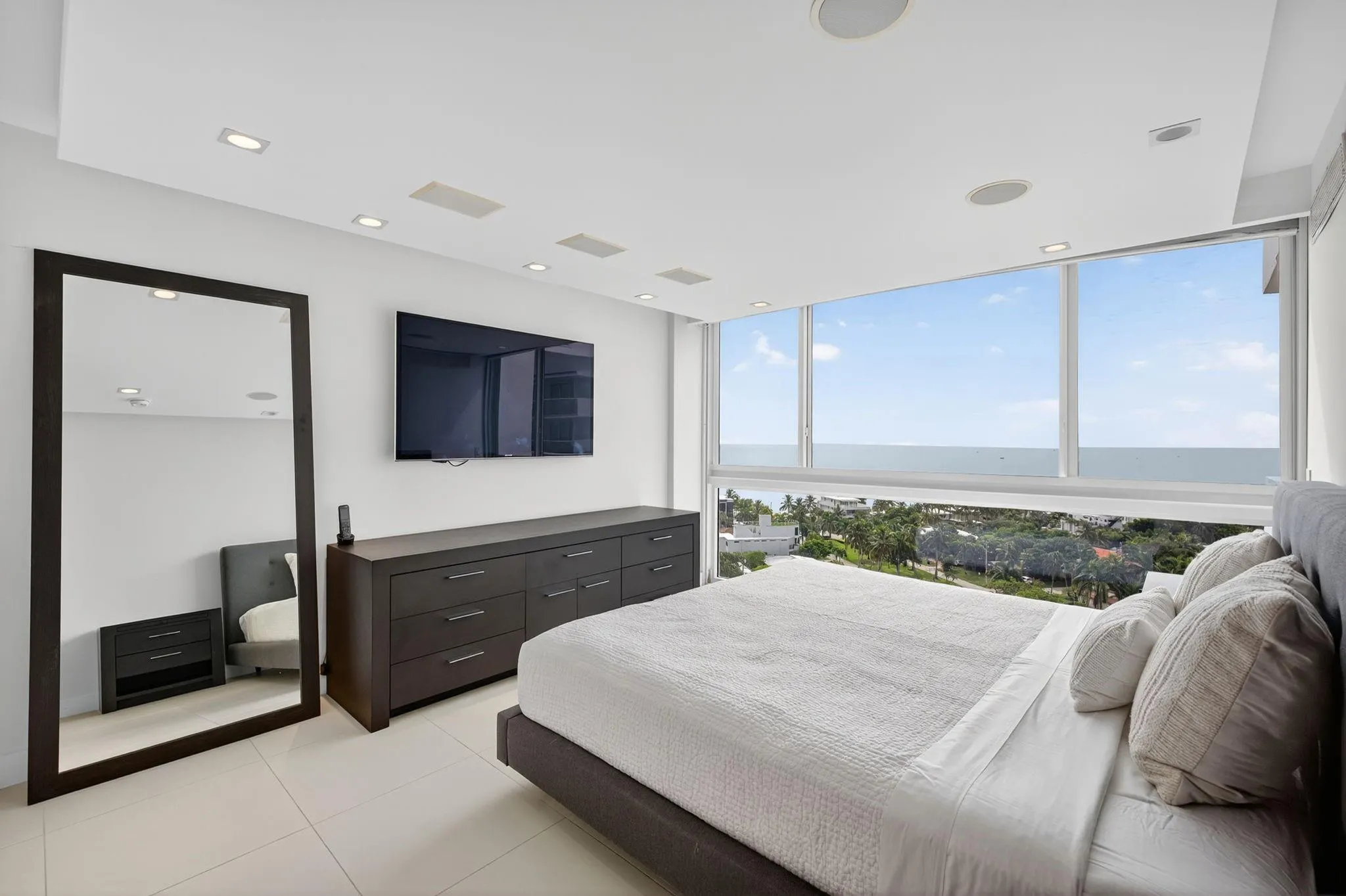 2715 N Ocean Blvd, #15D