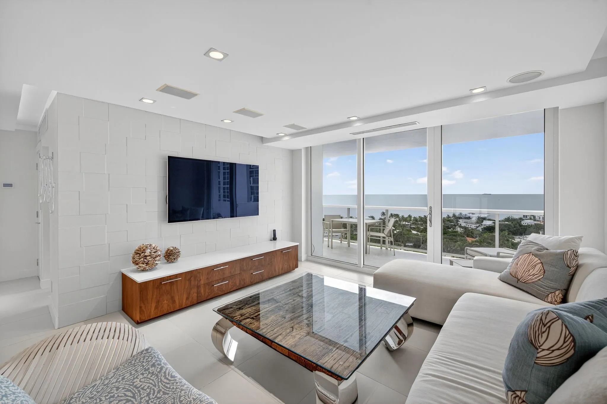 2715 N Ocean Blvd, #15D