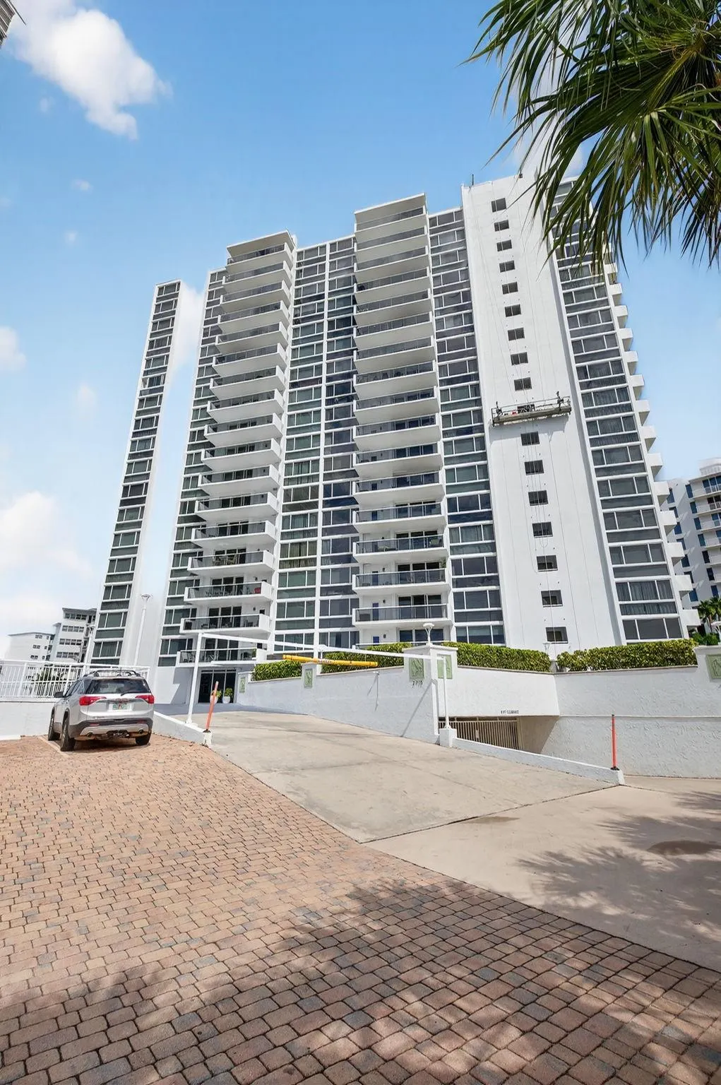 2715 N Ocean Blvd, #15D