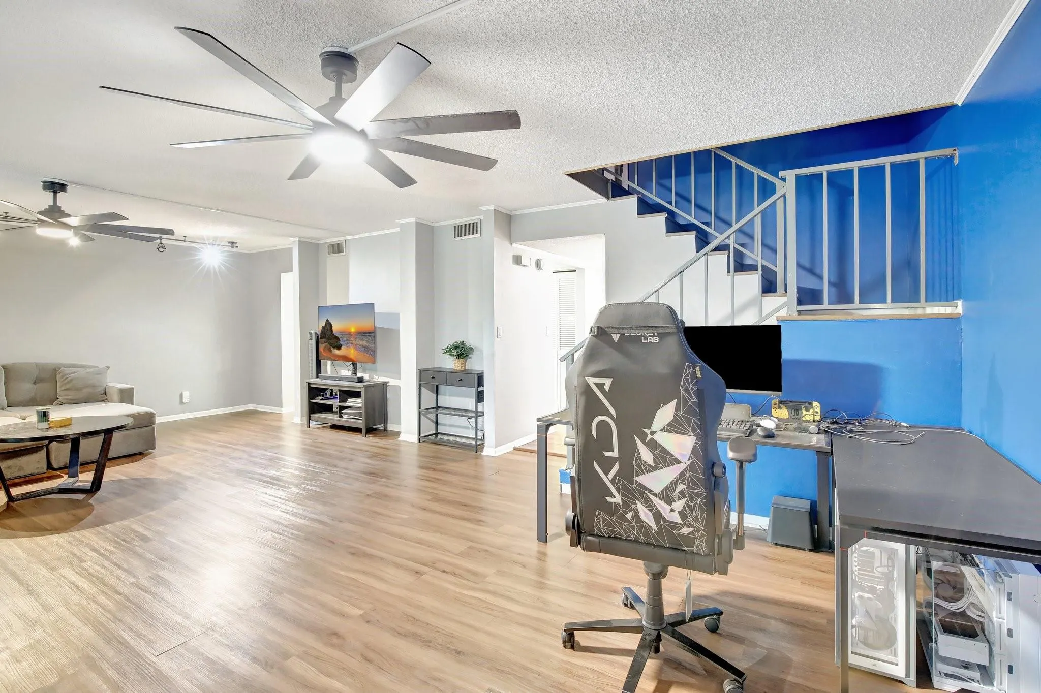 400 Commodore Dr, #313