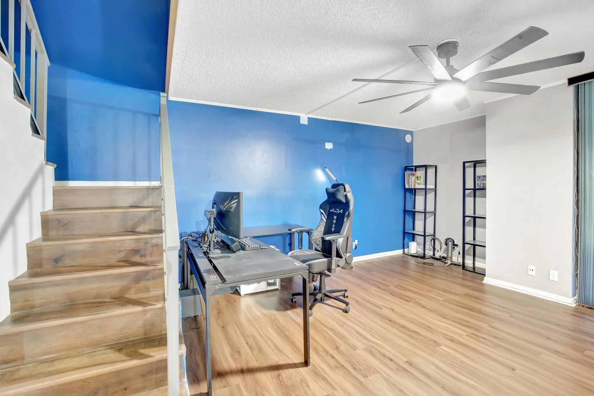 400 Commodore Dr, #313