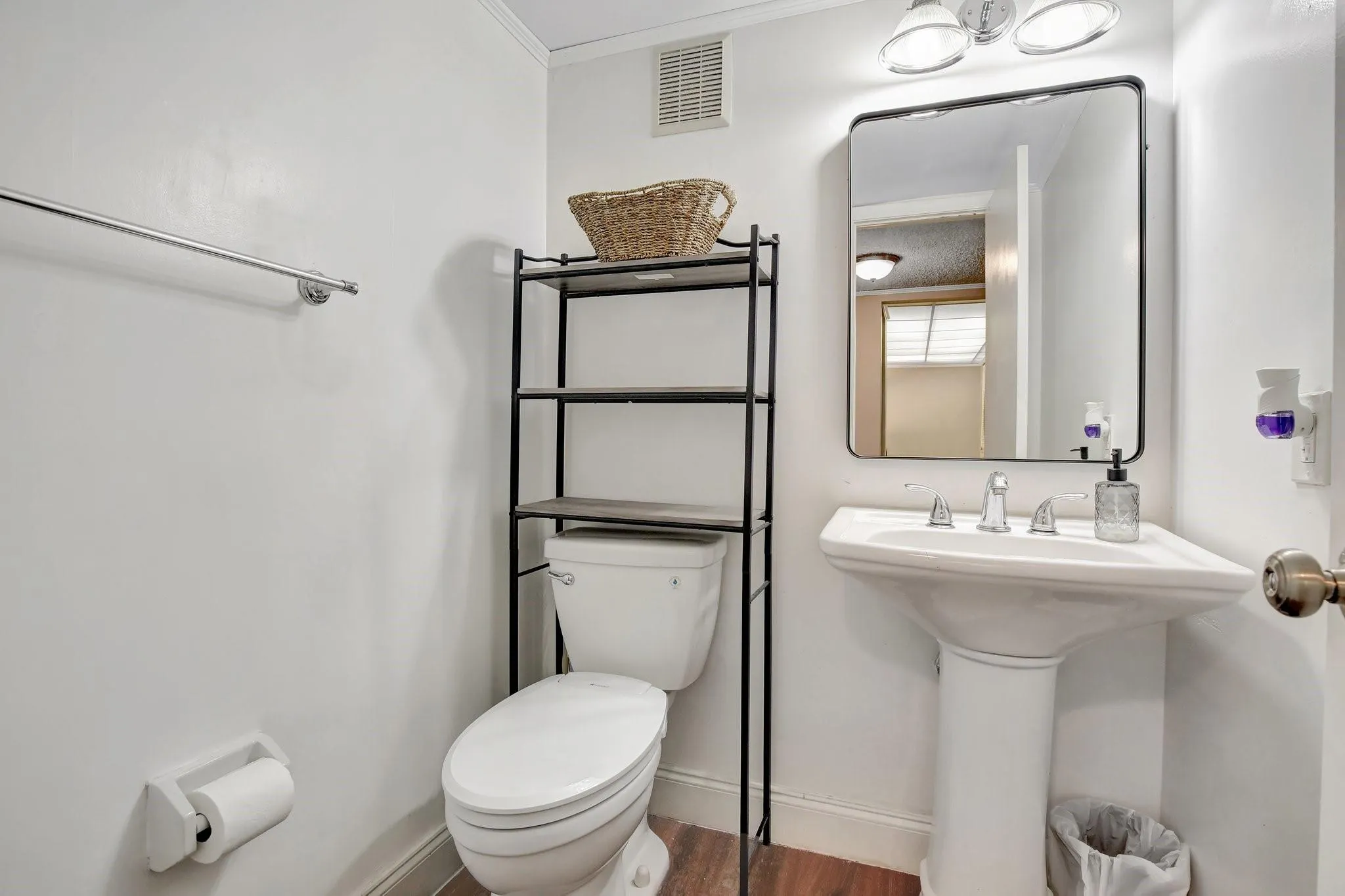 400 Commodore Dr, #313