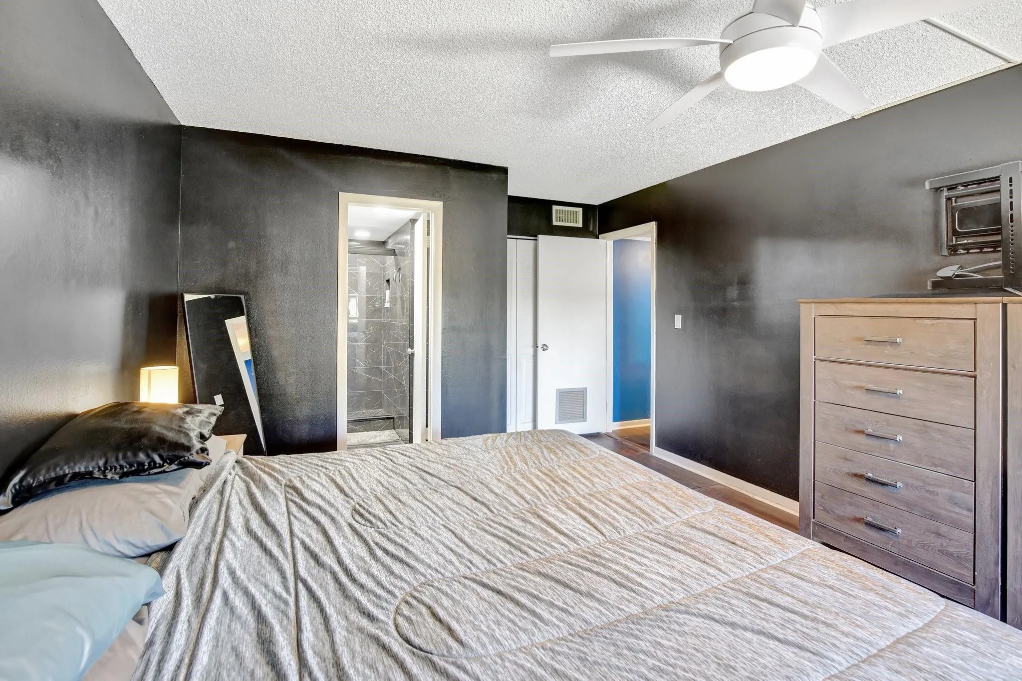 400 Commodore Dr, #313