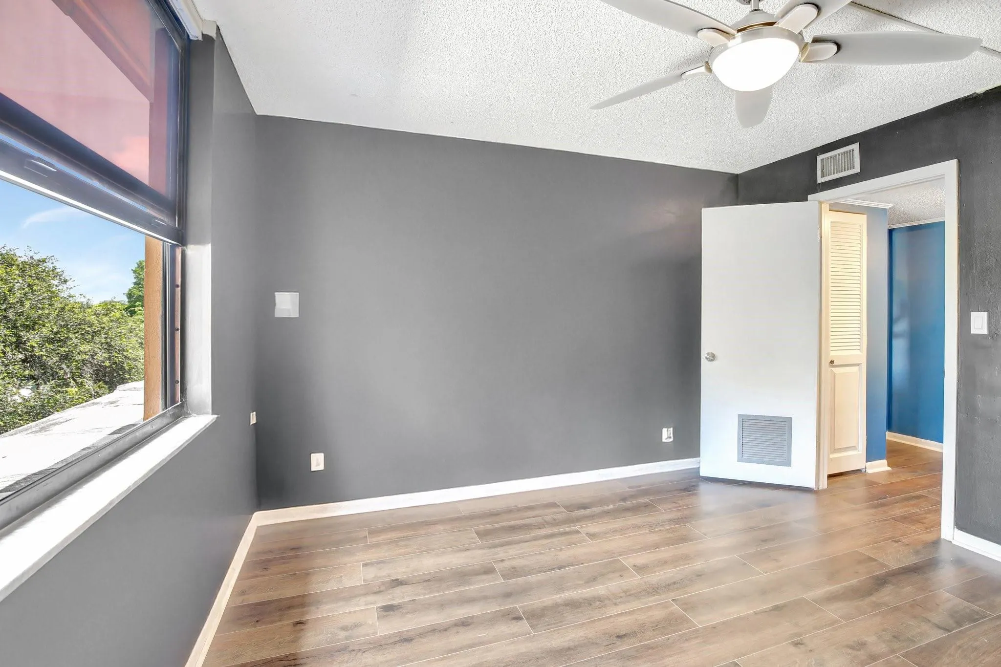 400 Commodore Dr, #313