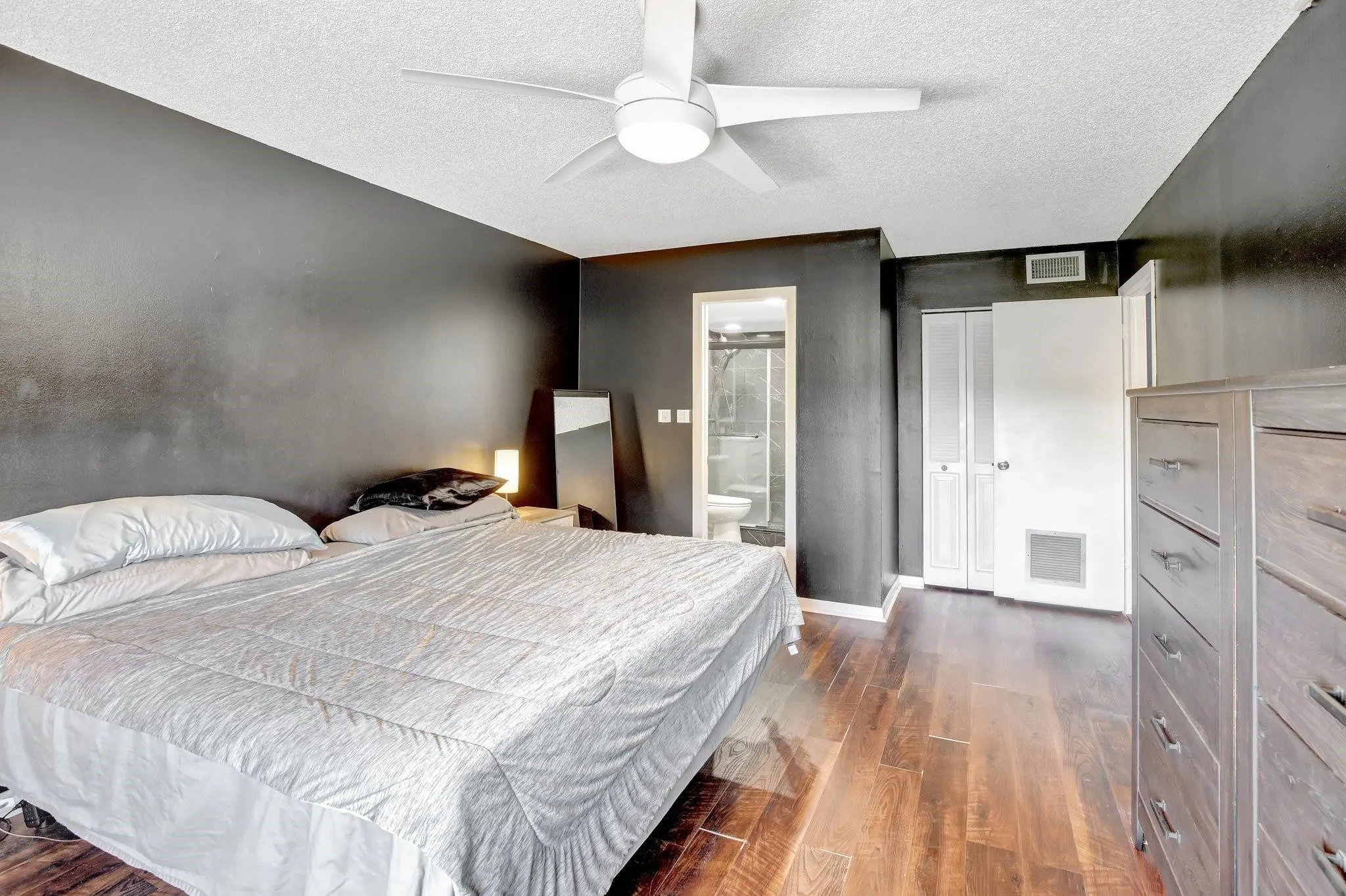 400 Commodore Dr, #313