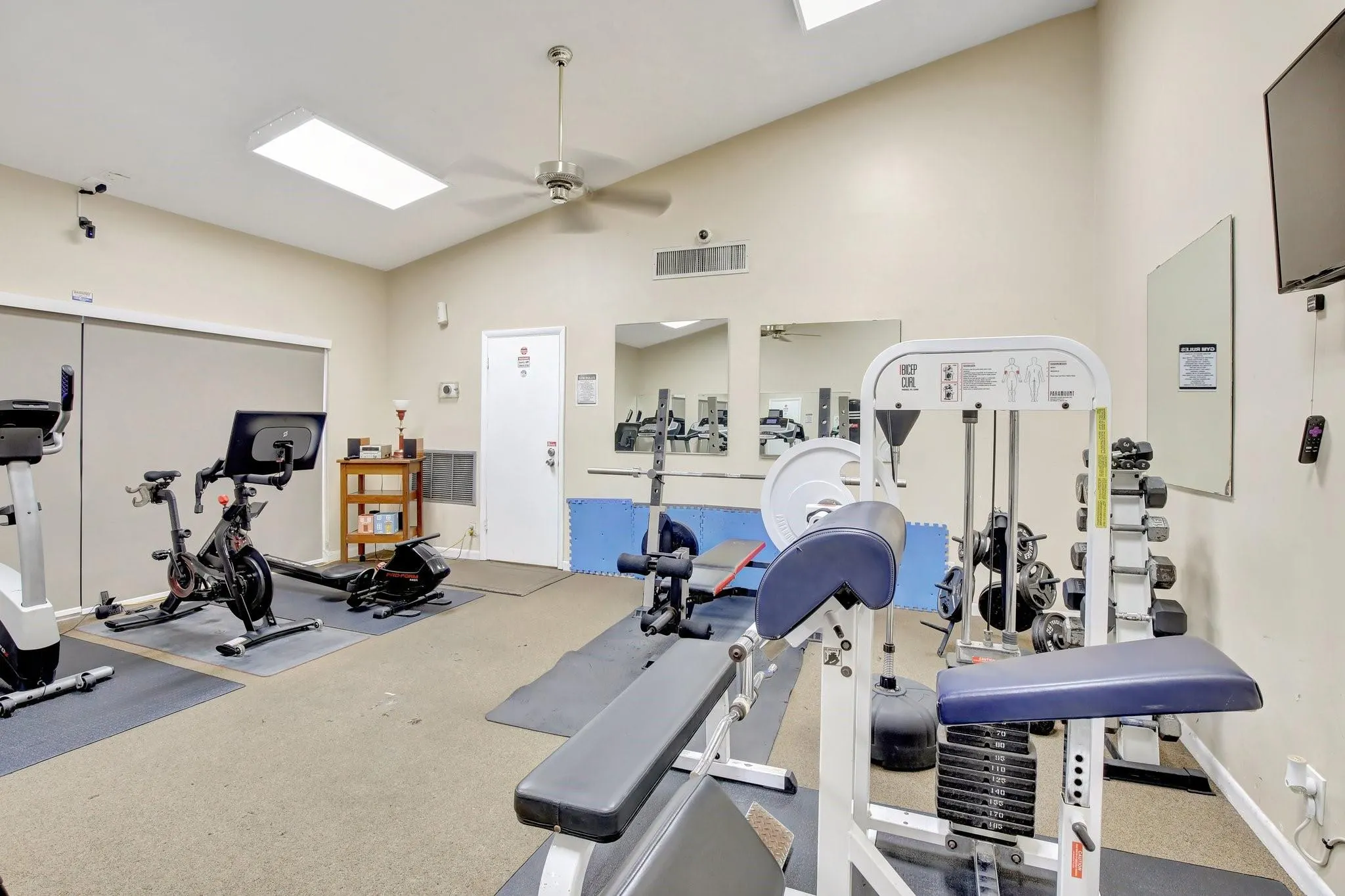 400 Commodore Dr, #313