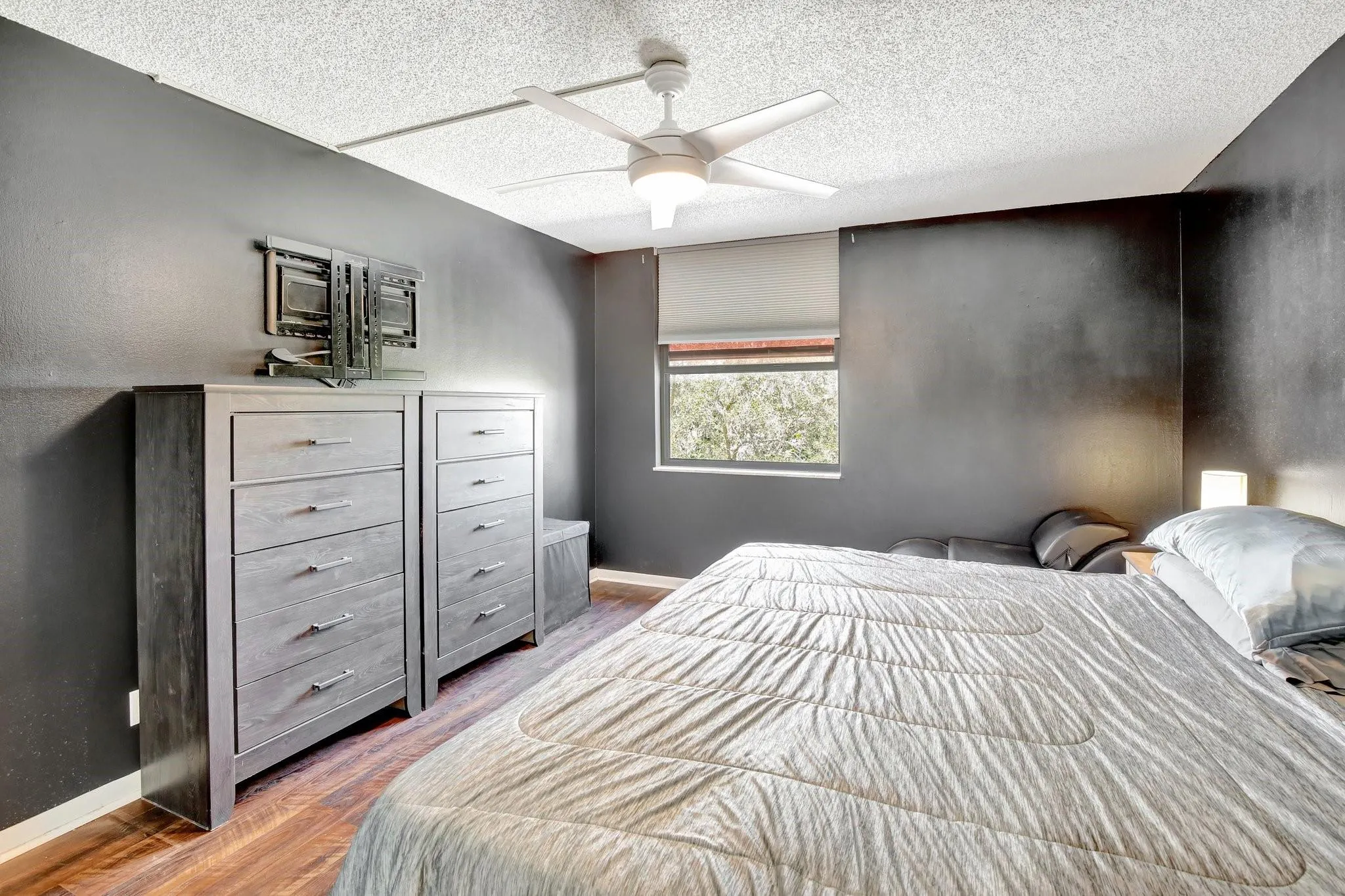 400 Commodore Dr, #313