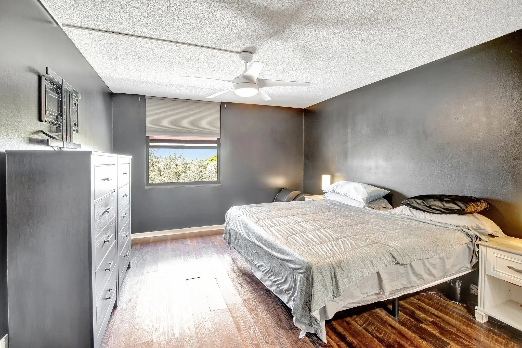 400 Commodore Dr, #313
