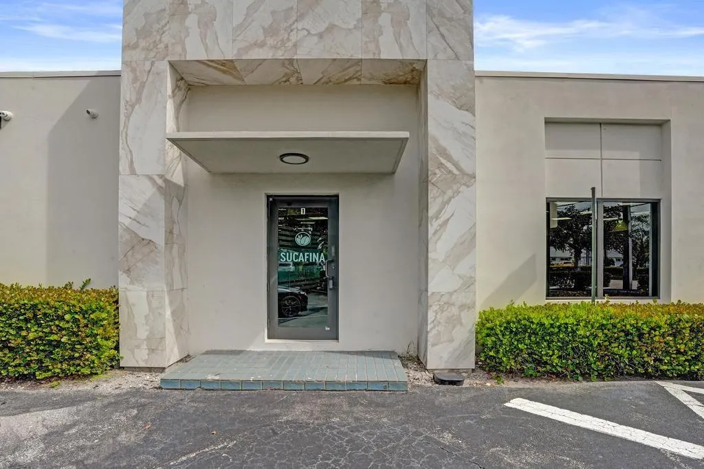 2780 E Oakland Park Blvd