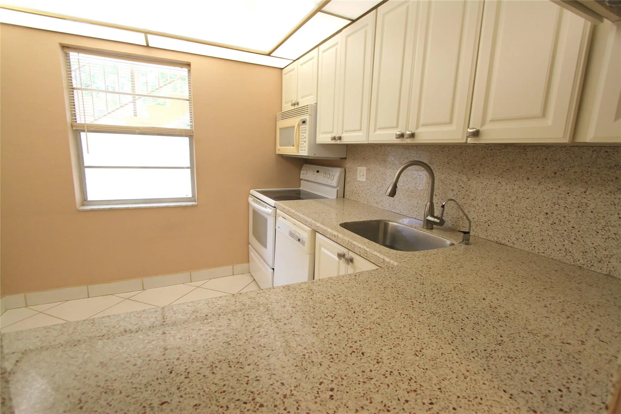 7490 NW 1st St, #102