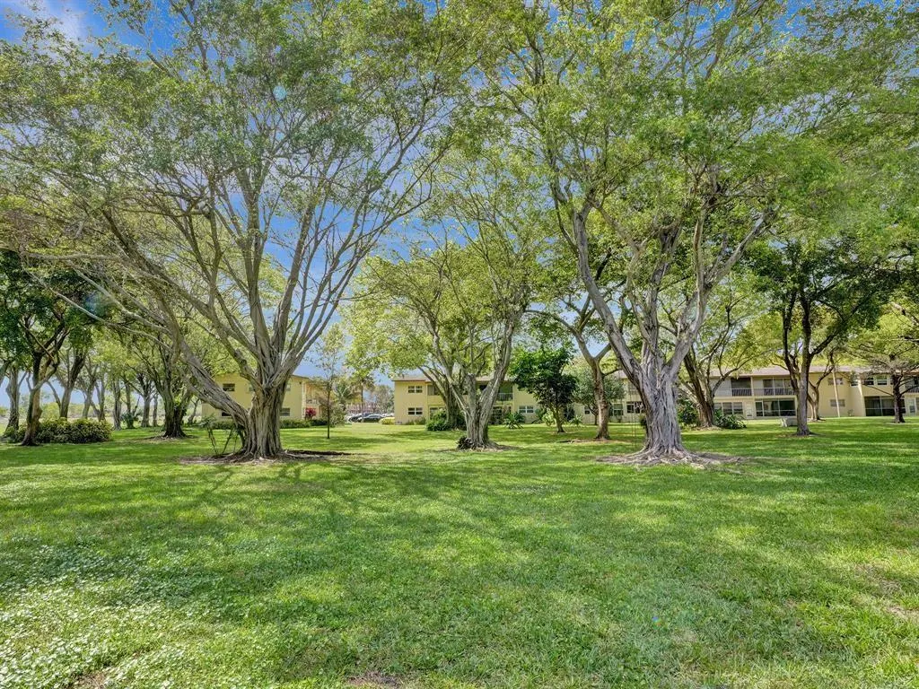 7490 NW 1st St, #102