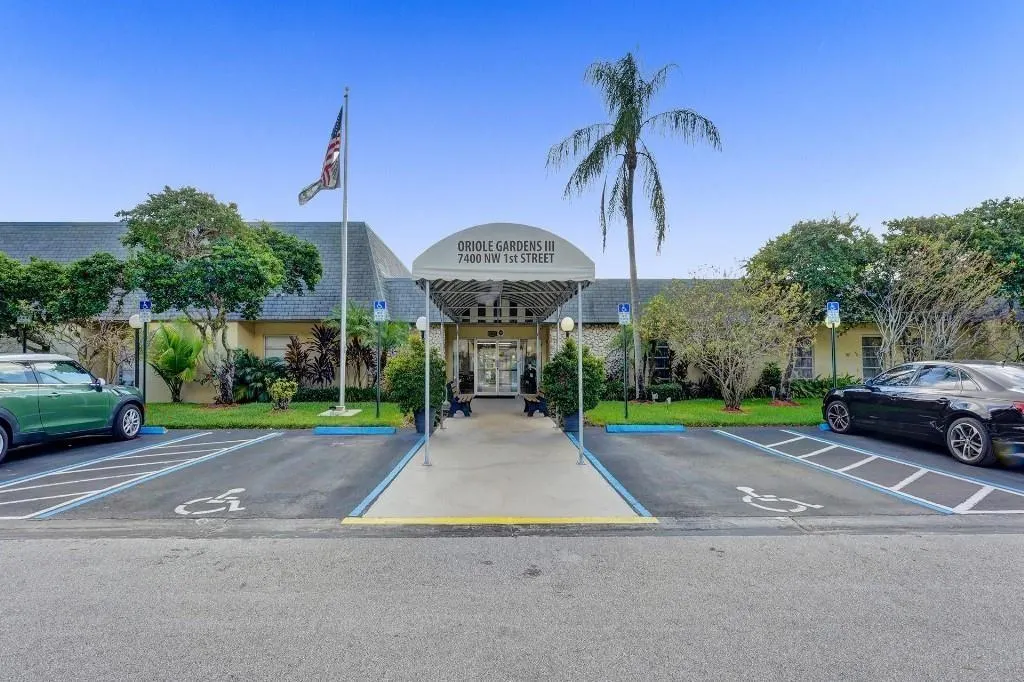 7490 NW 1st St, #102