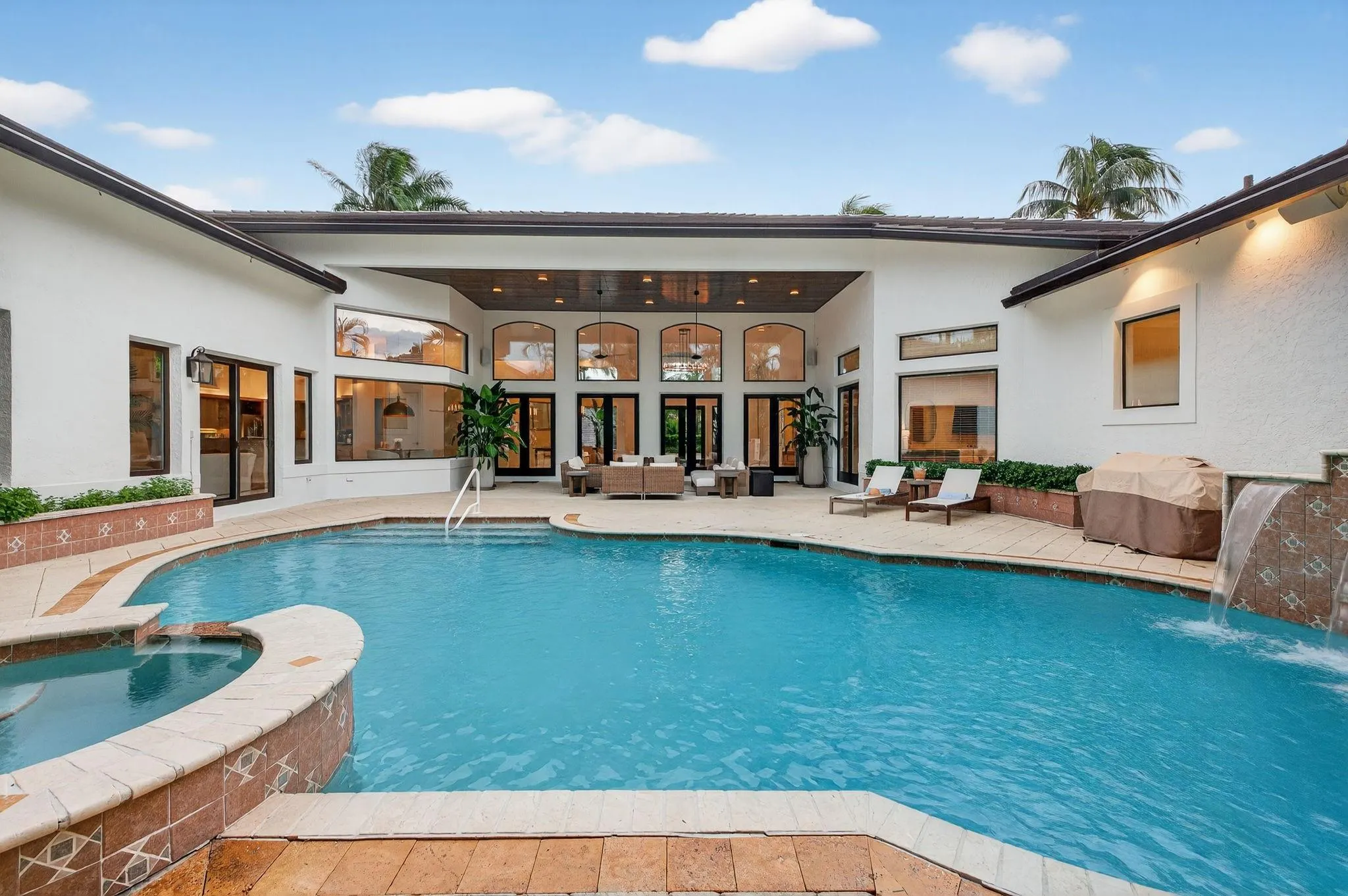 1518 E Lake Dr