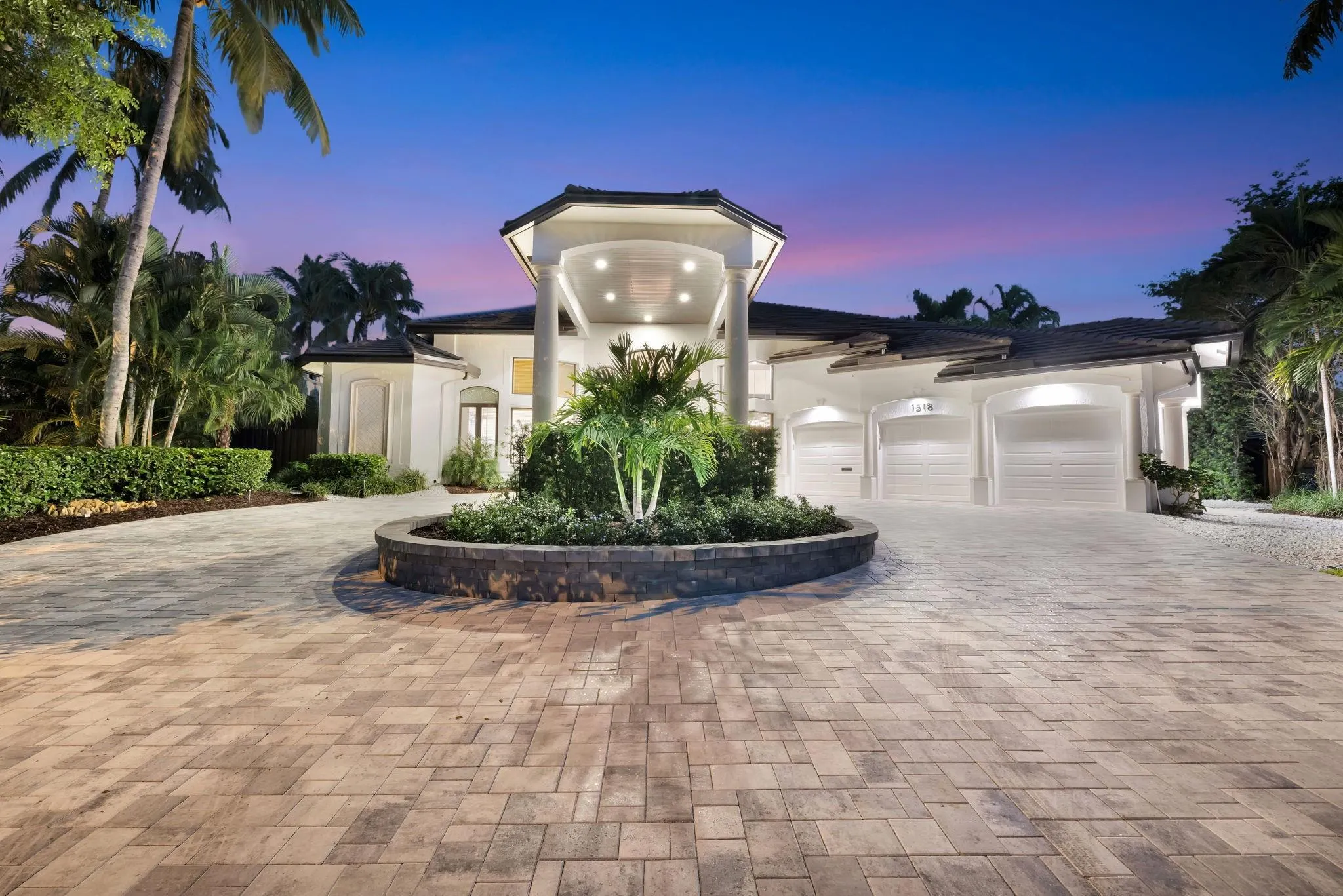 1518 E Lake Dr