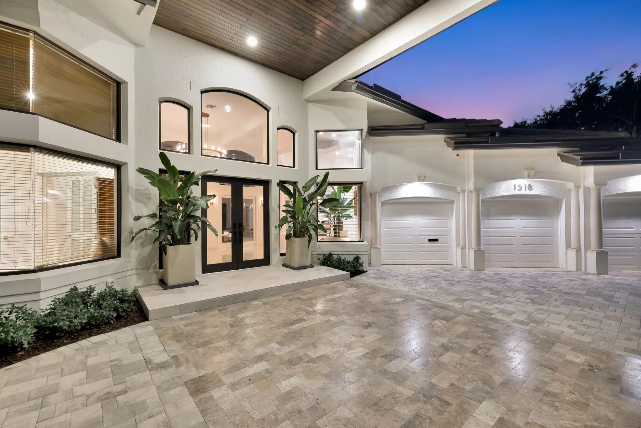 1518 E Lake Dr