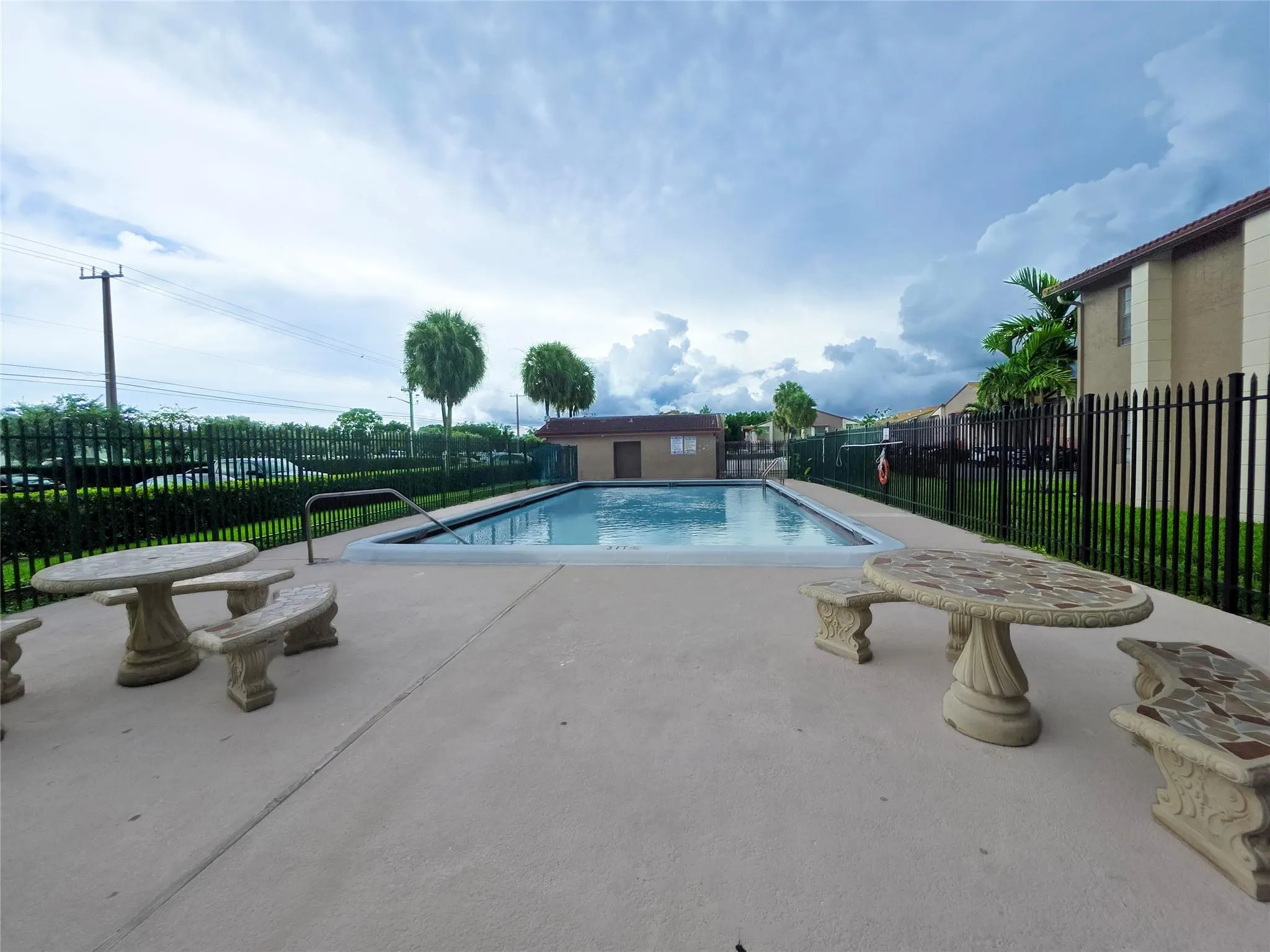 3187 Coral Ridge Dr