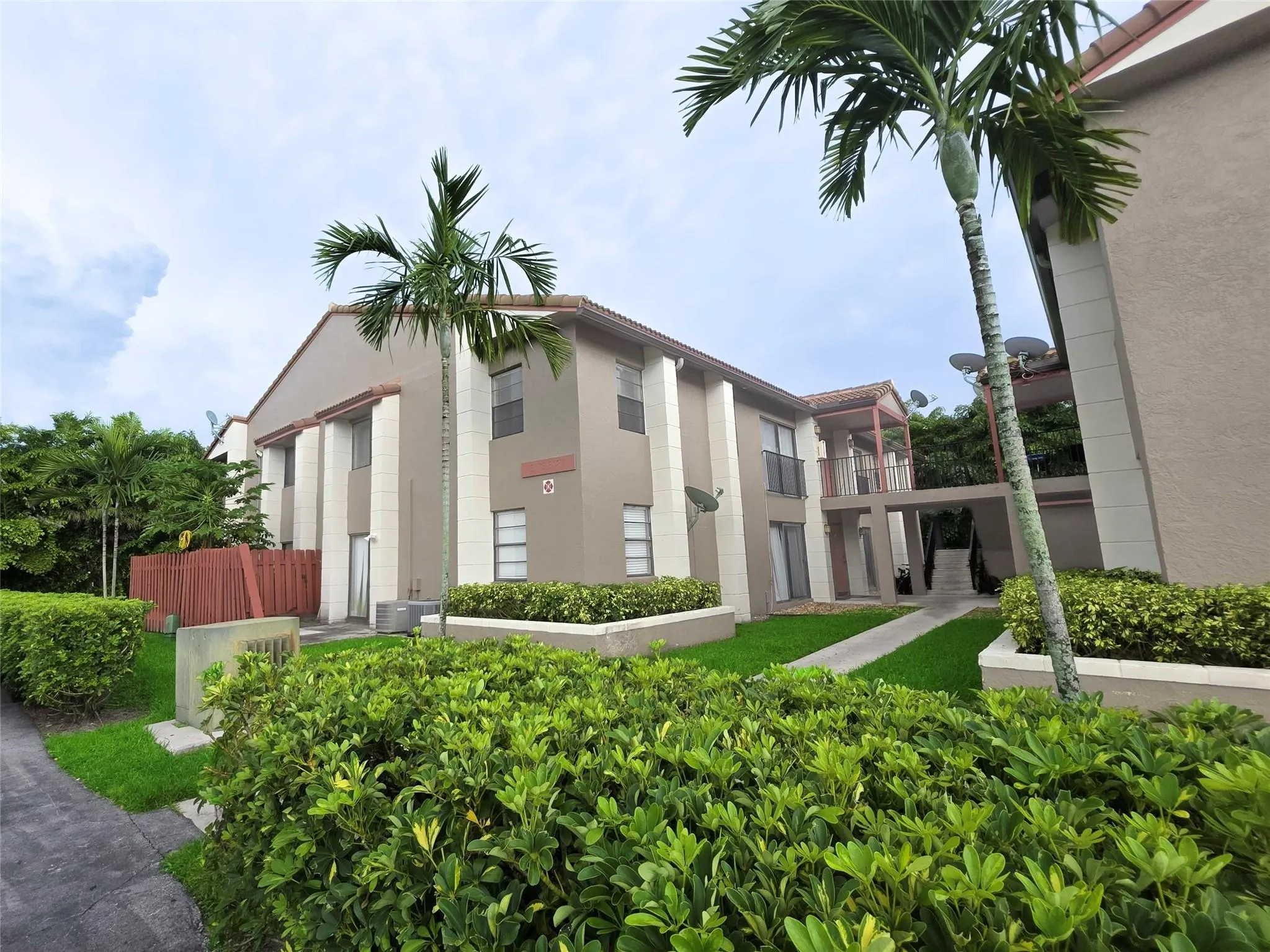 3187 Coral Ridge Dr