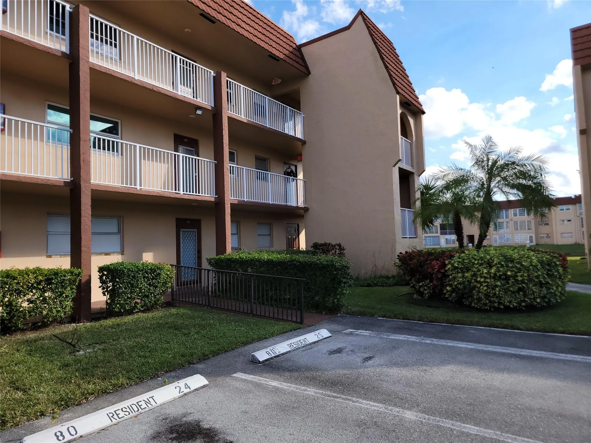 8950 Sunrise Lakes Blvd, #112