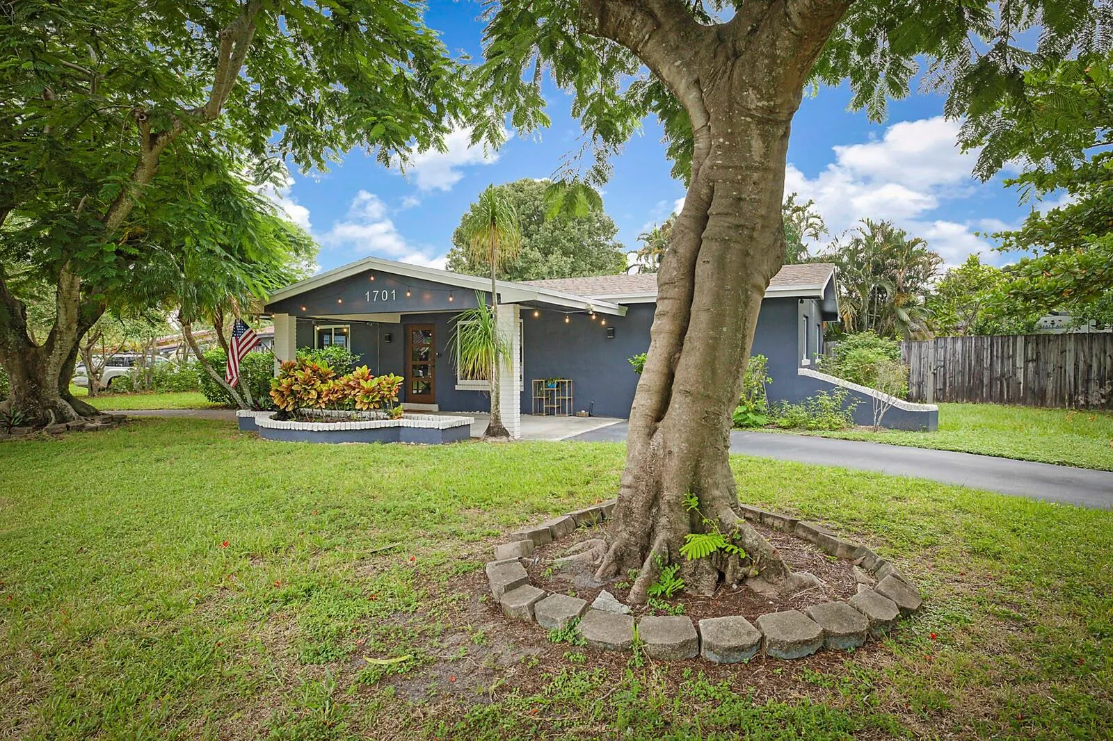 1701 SW 32nd Ct