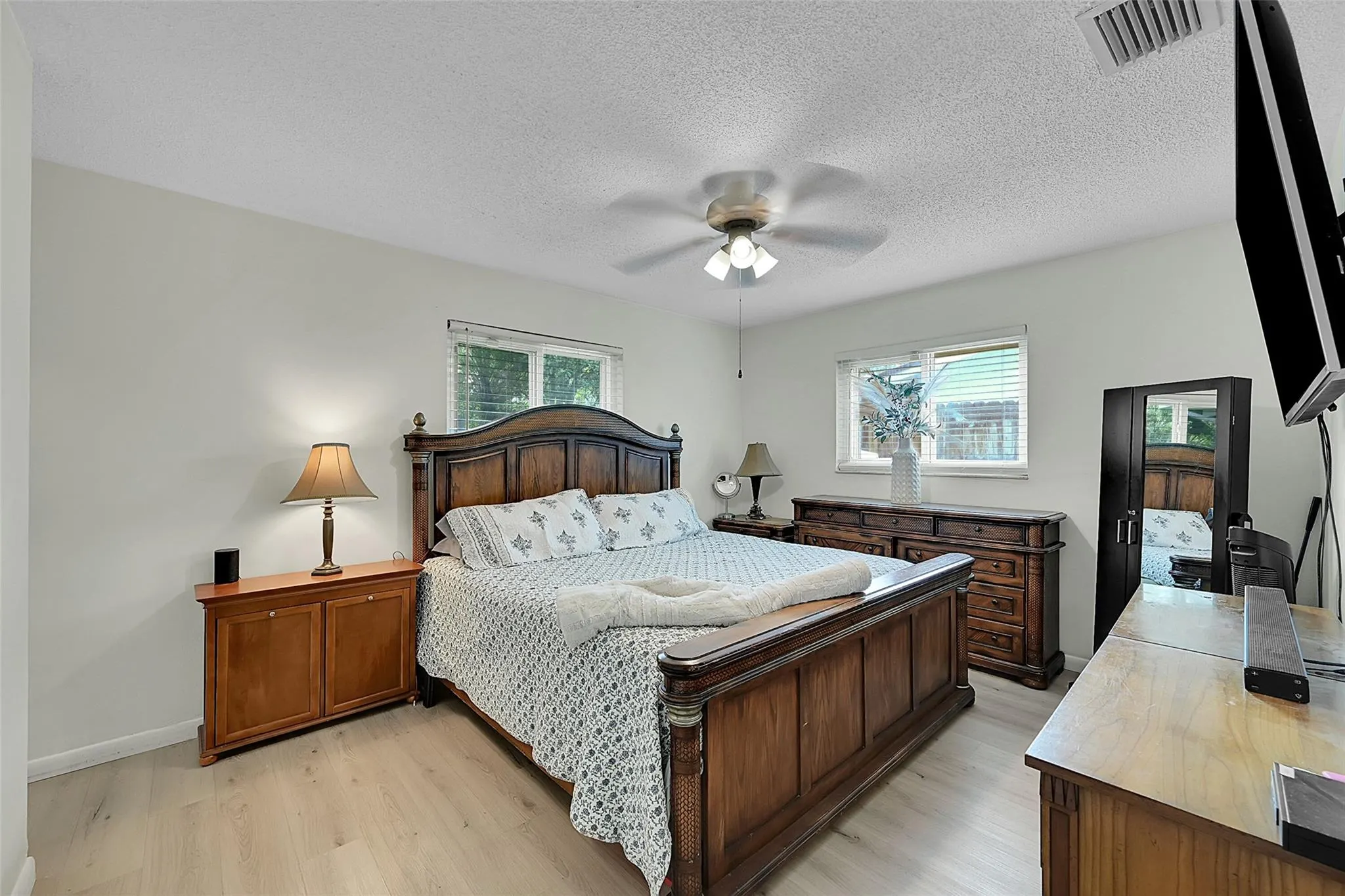 4540 SW 26th Ter