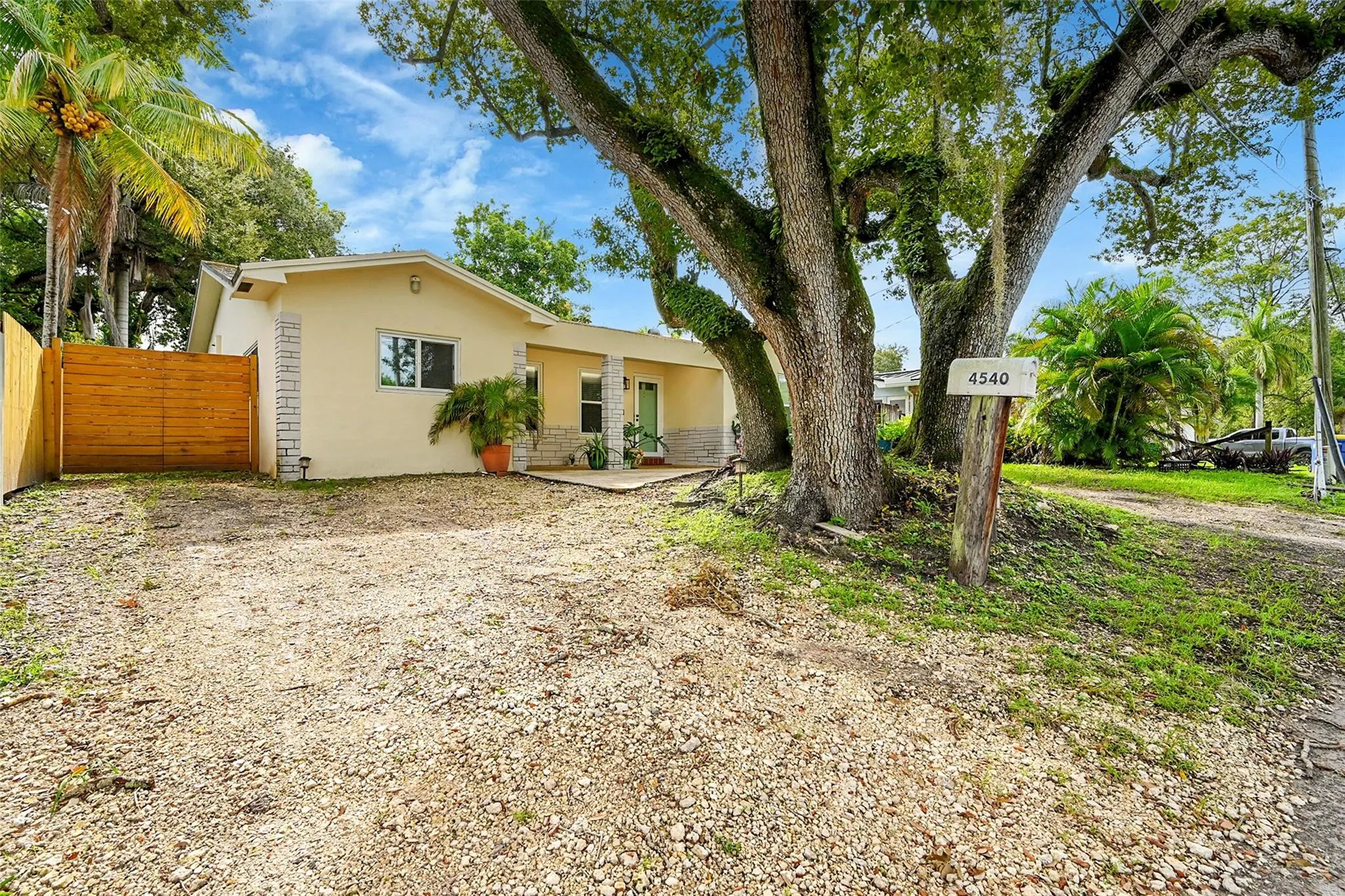4540 SW 26th Ter