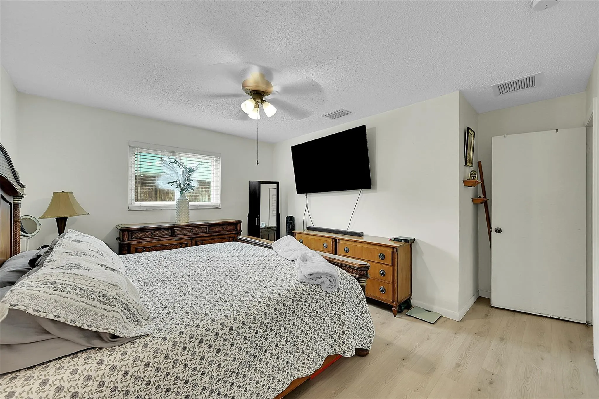 4540 SW 26th Ter