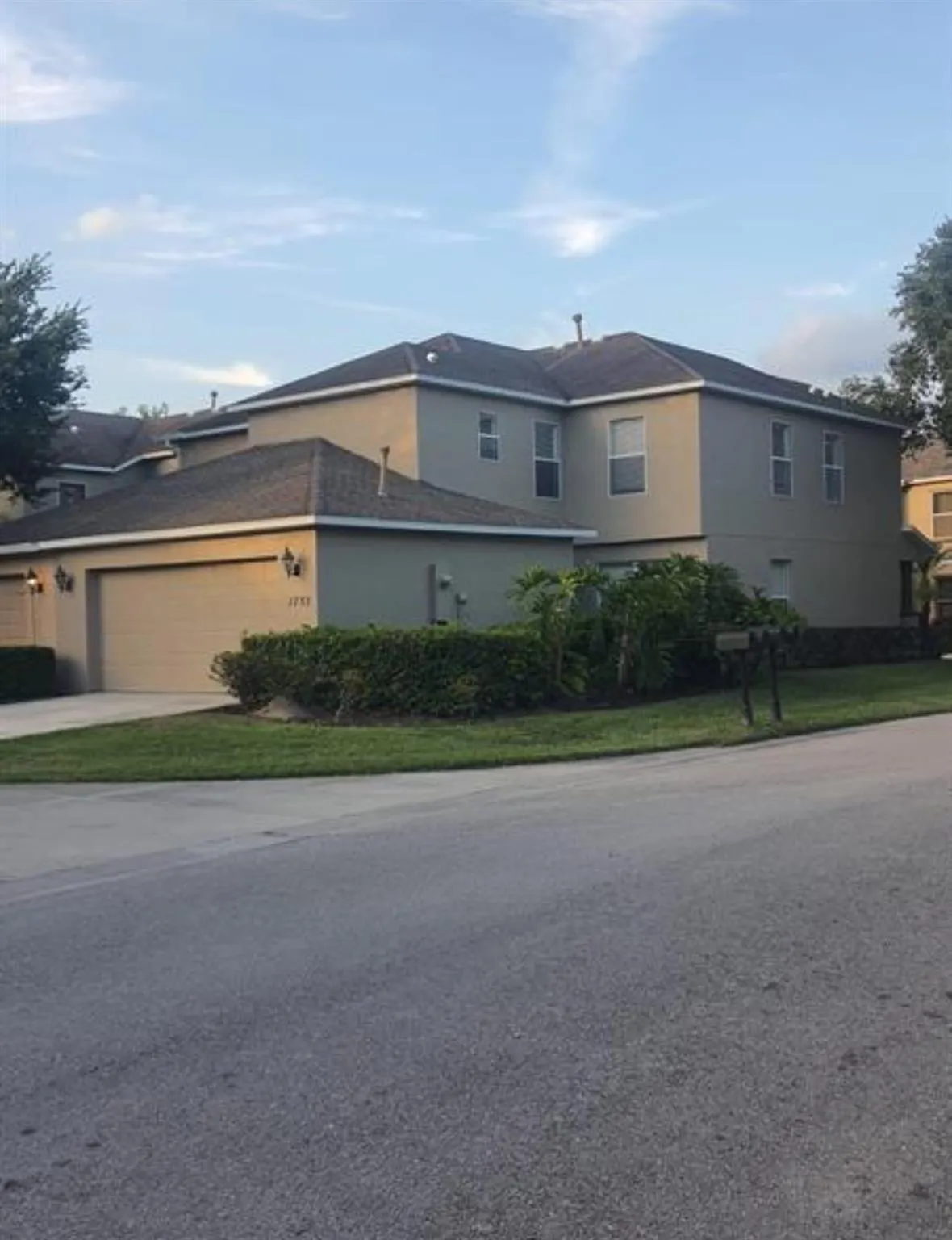 1733 Pointe West Way