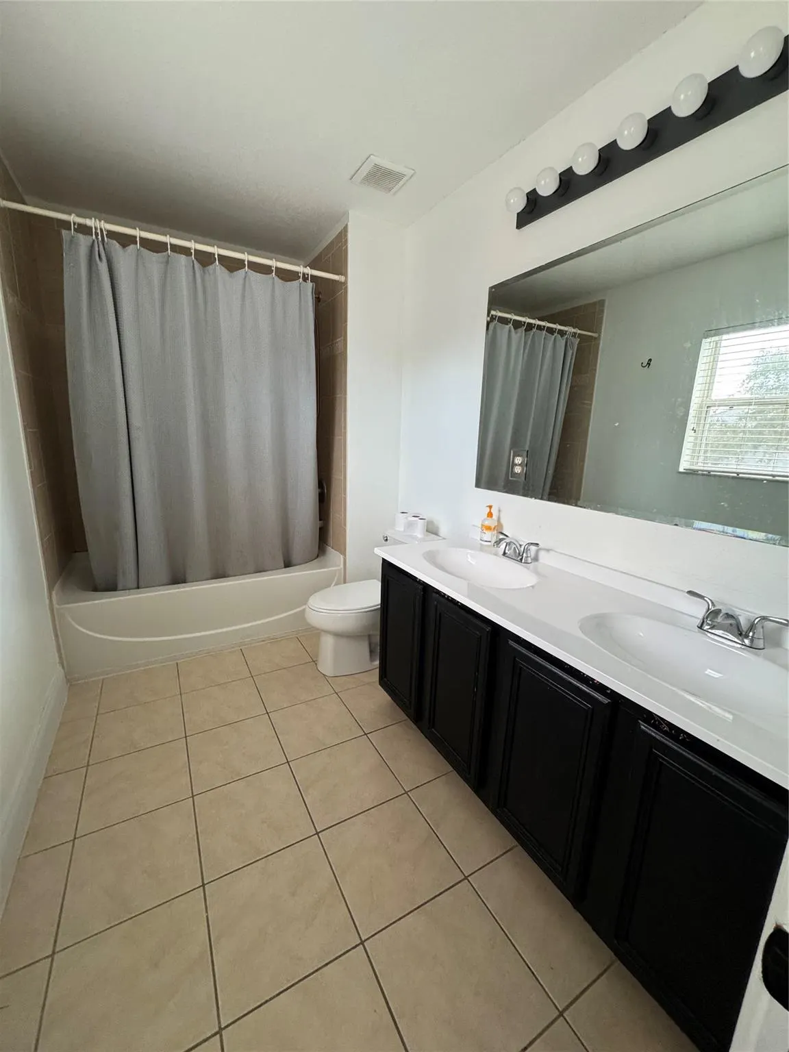 1733 Pointe West Way