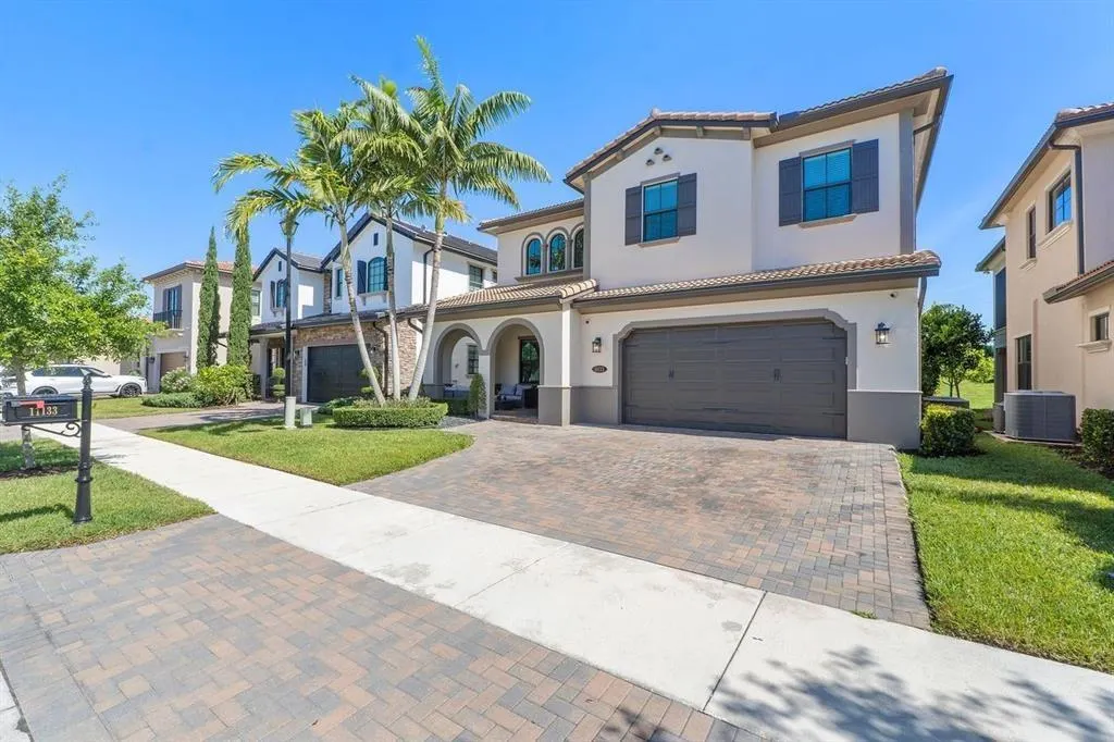 11133 Meridian Dr