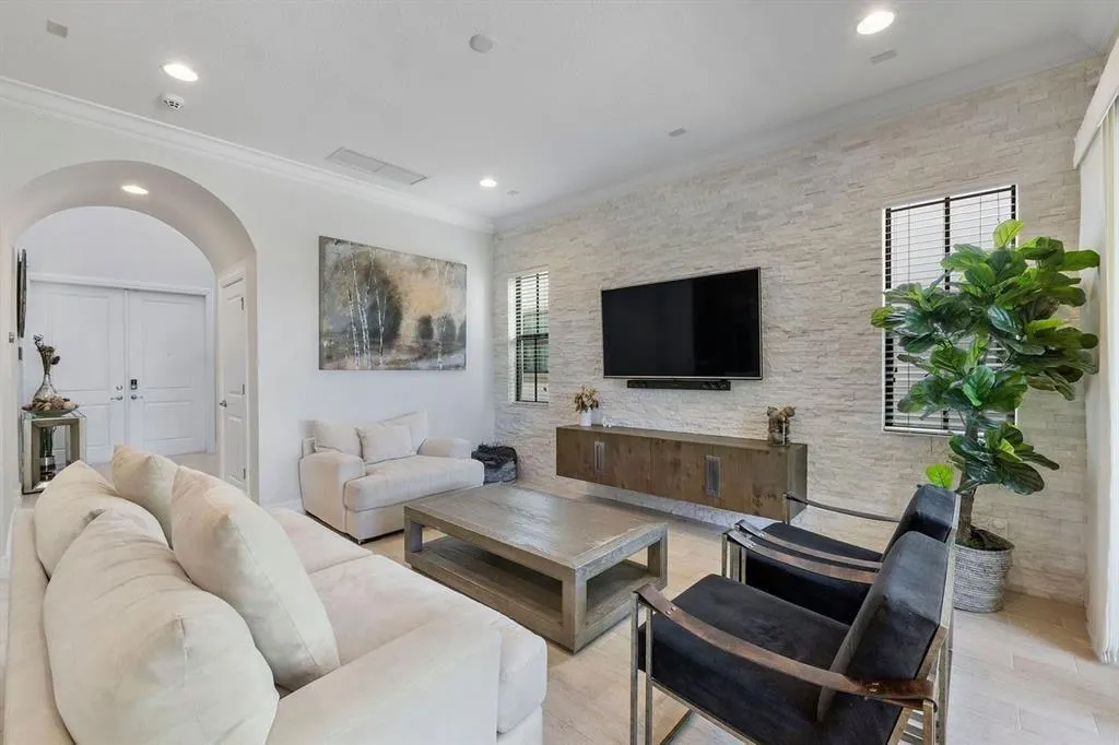 11133 Meridian Dr
