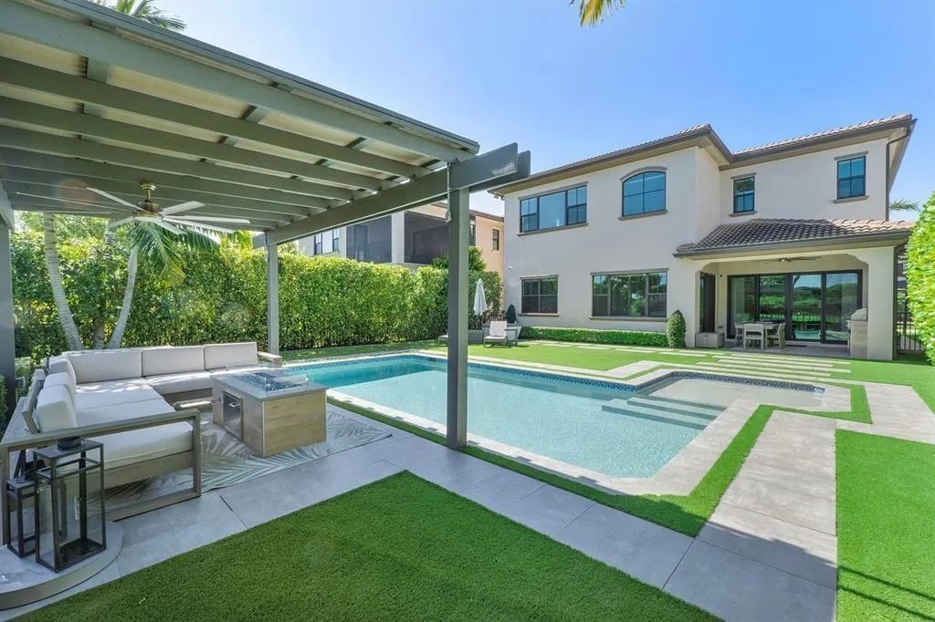 11133 Meridian Dr