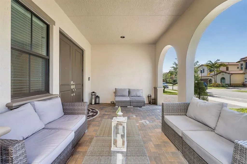 11133 Meridian Dr