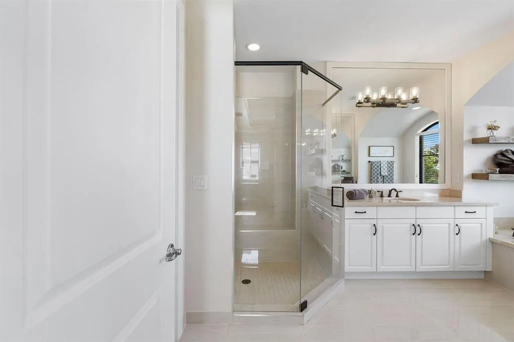 11133 Meridian Dr