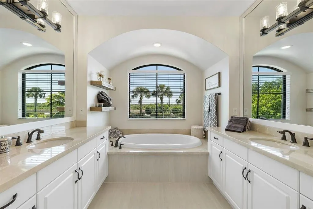 11133 Meridian Dr
