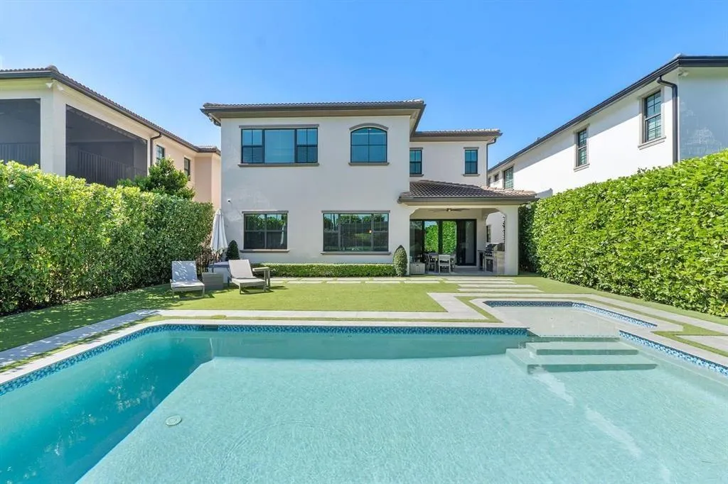 11133 Meridian Dr