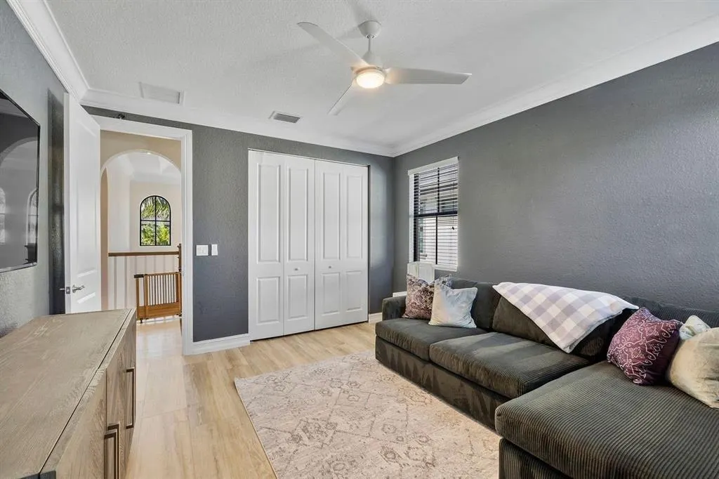 11133 Meridian Dr