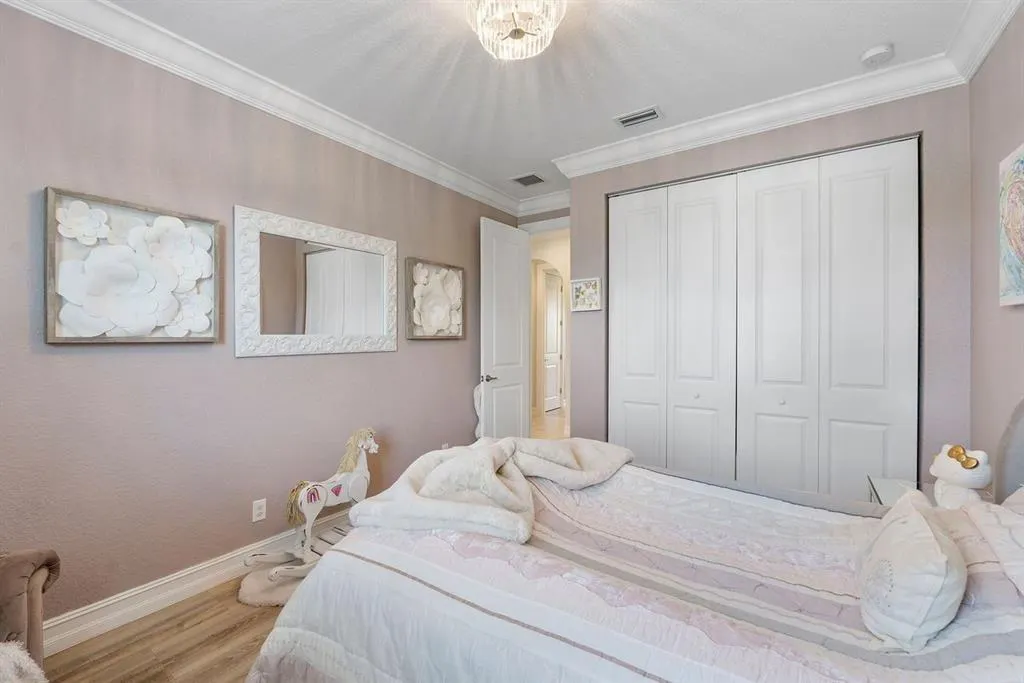 11133 Meridian Dr