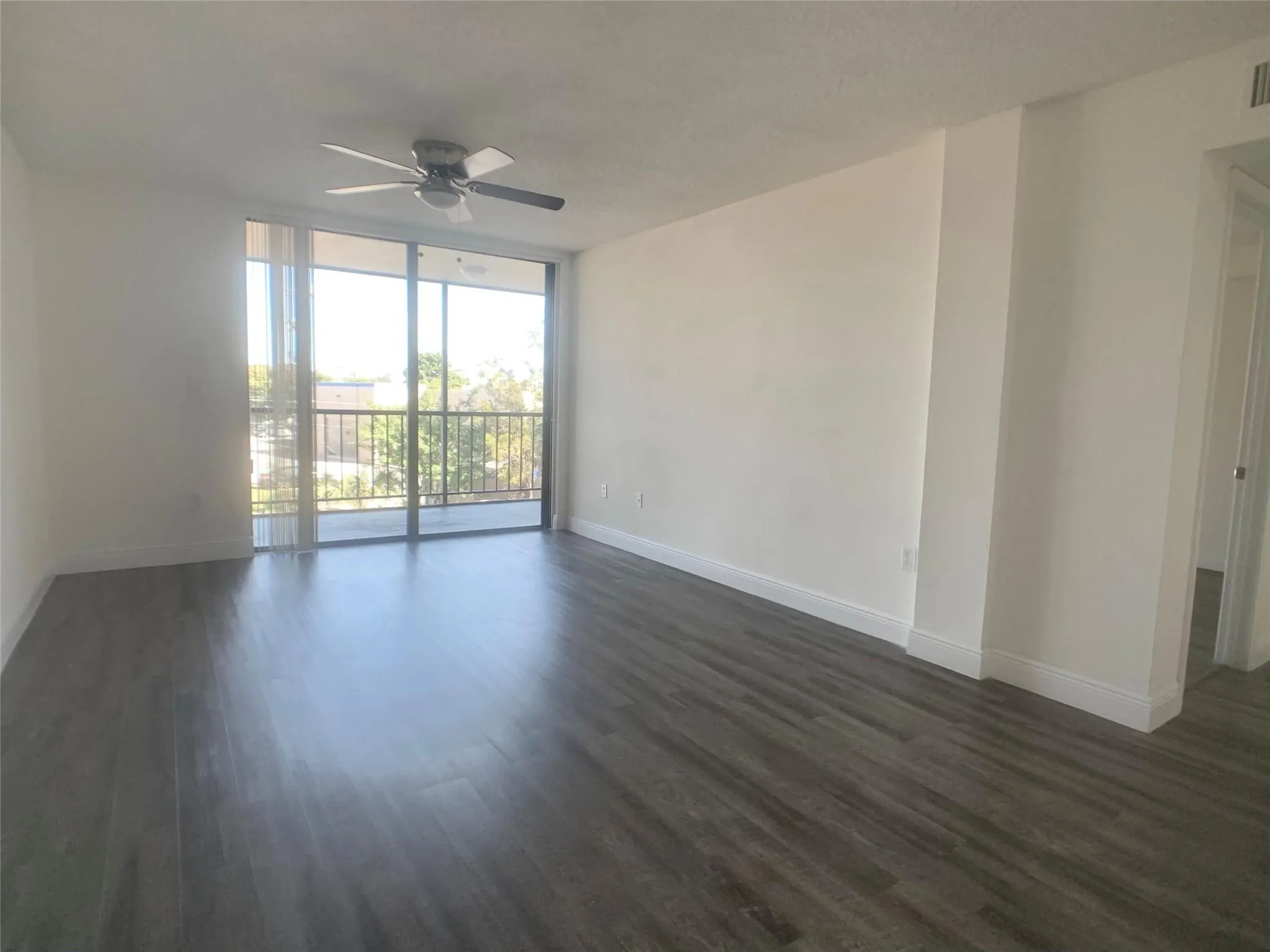 19455 NE 10 Ave, #01-207