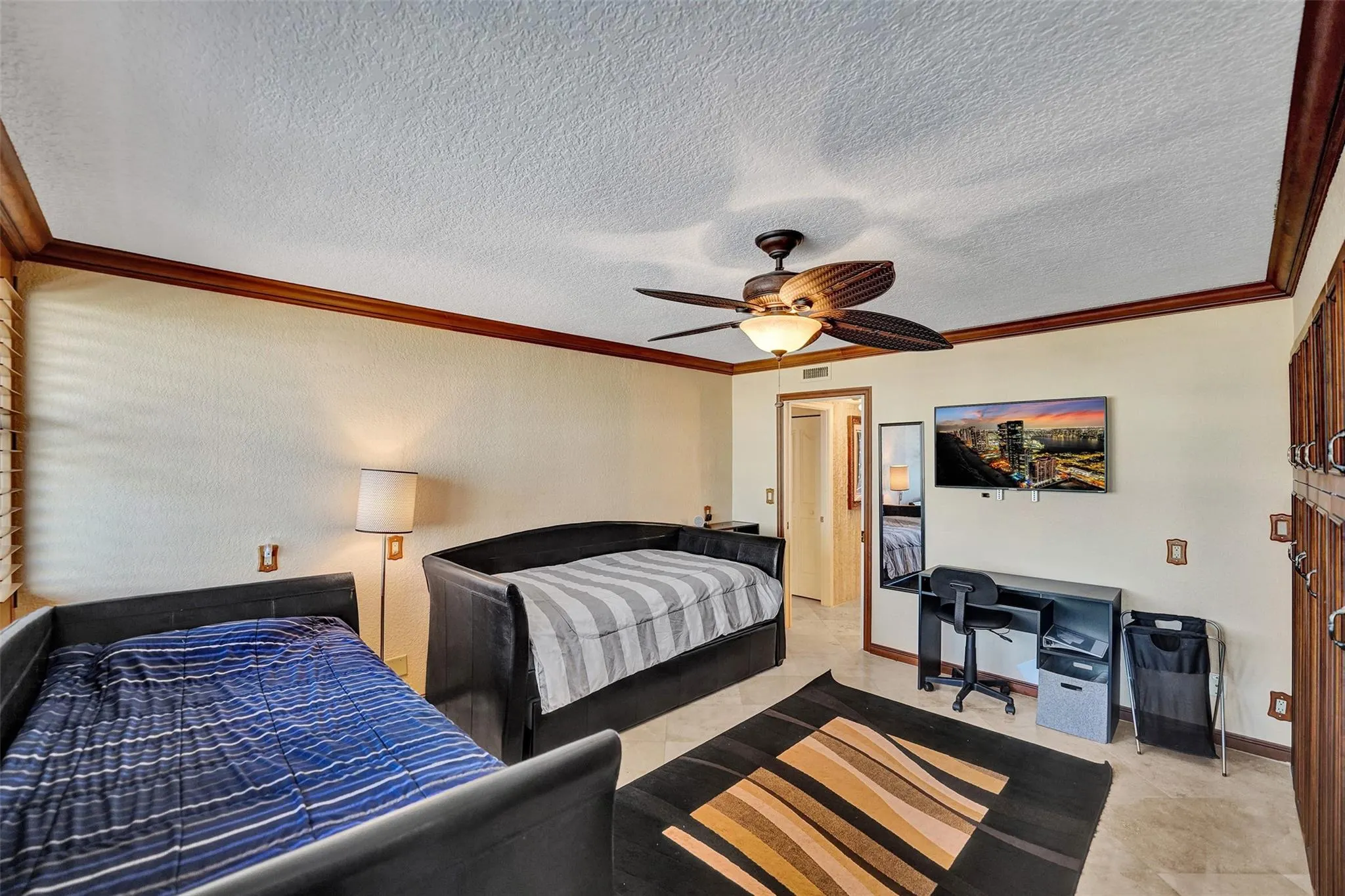 936 Intracoastal Dr, #11C