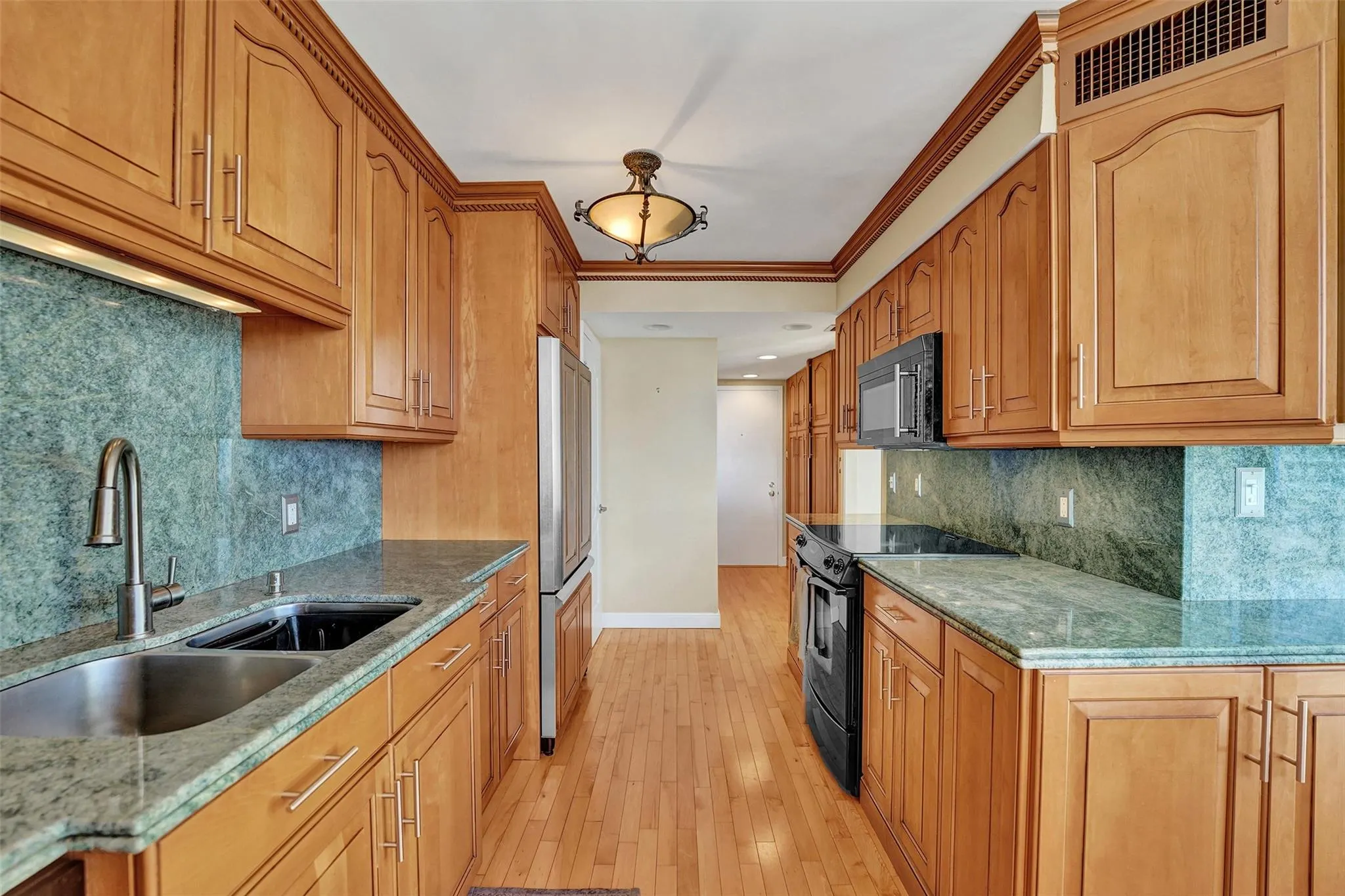 936 Intracoastal Dr, #11C