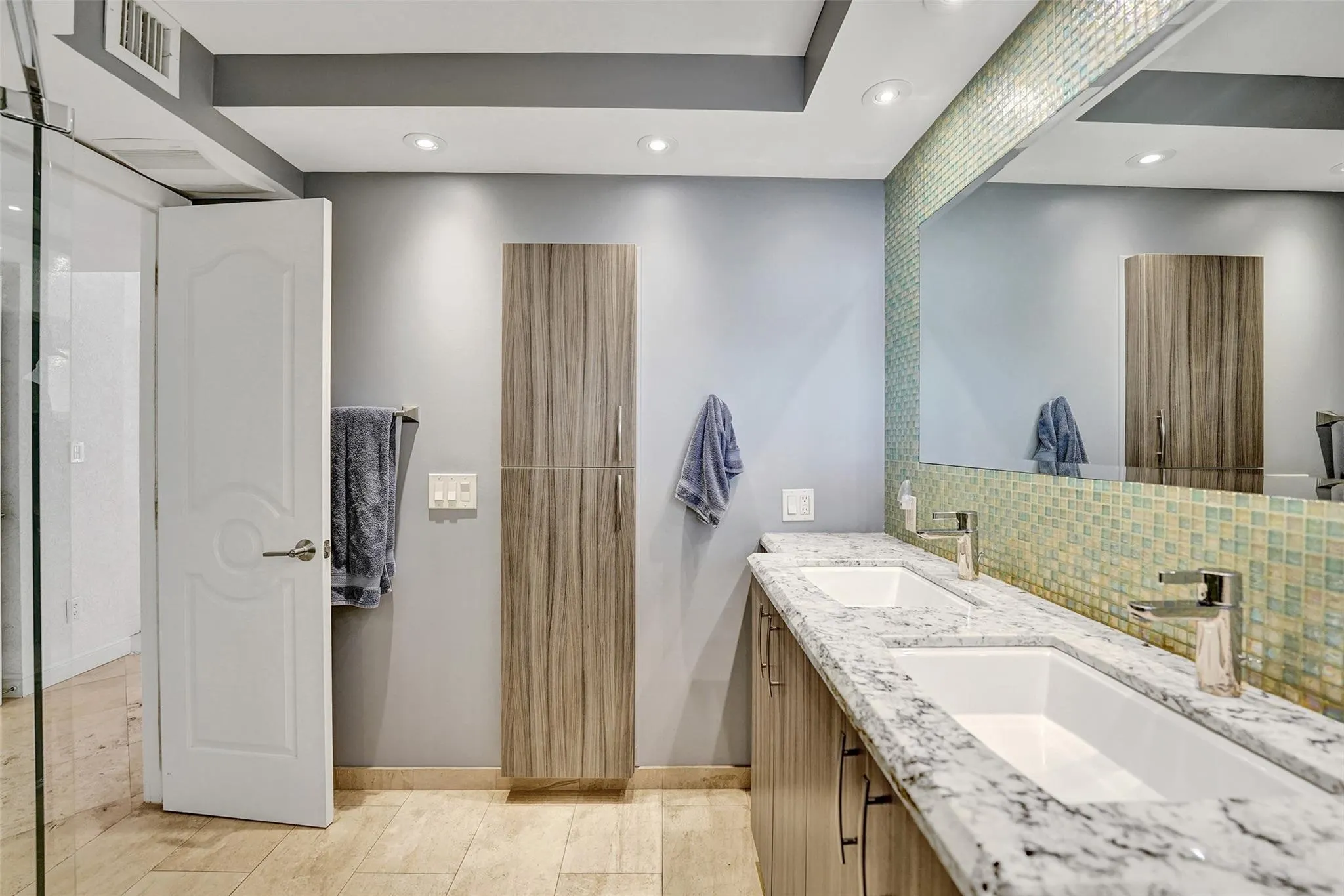 936 Intracoastal Dr, #11C