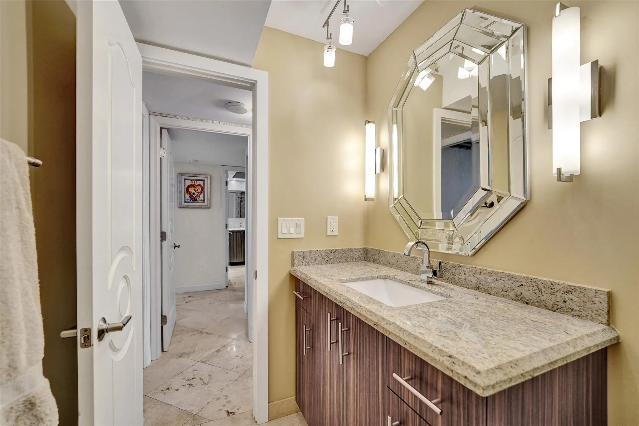 936 Intracoastal Dr, #11C