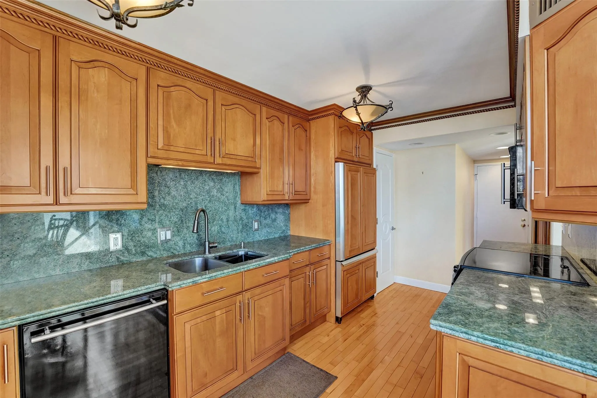 936 Intracoastal Dr, #11C