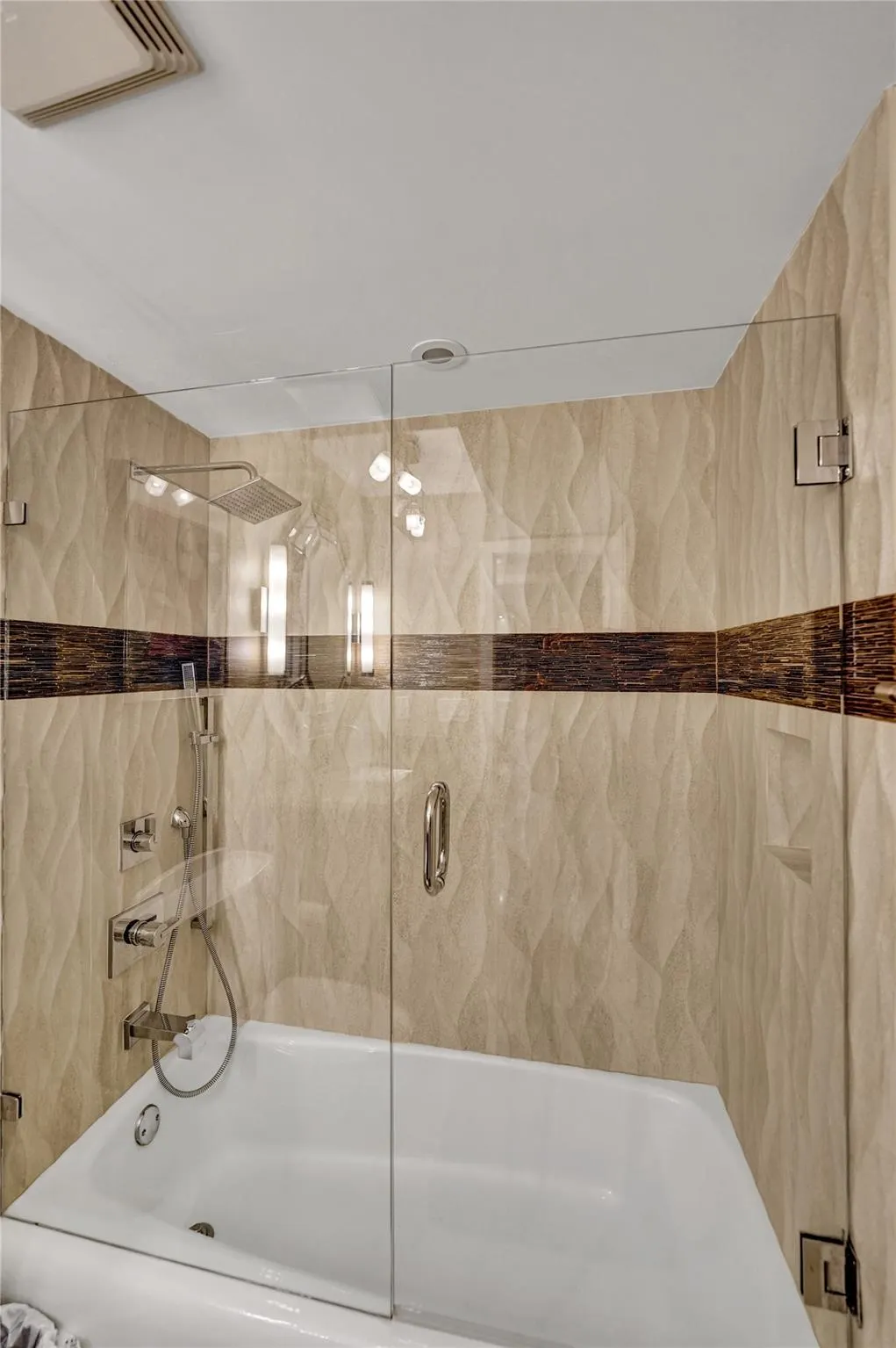 936 Intracoastal Dr, #11C