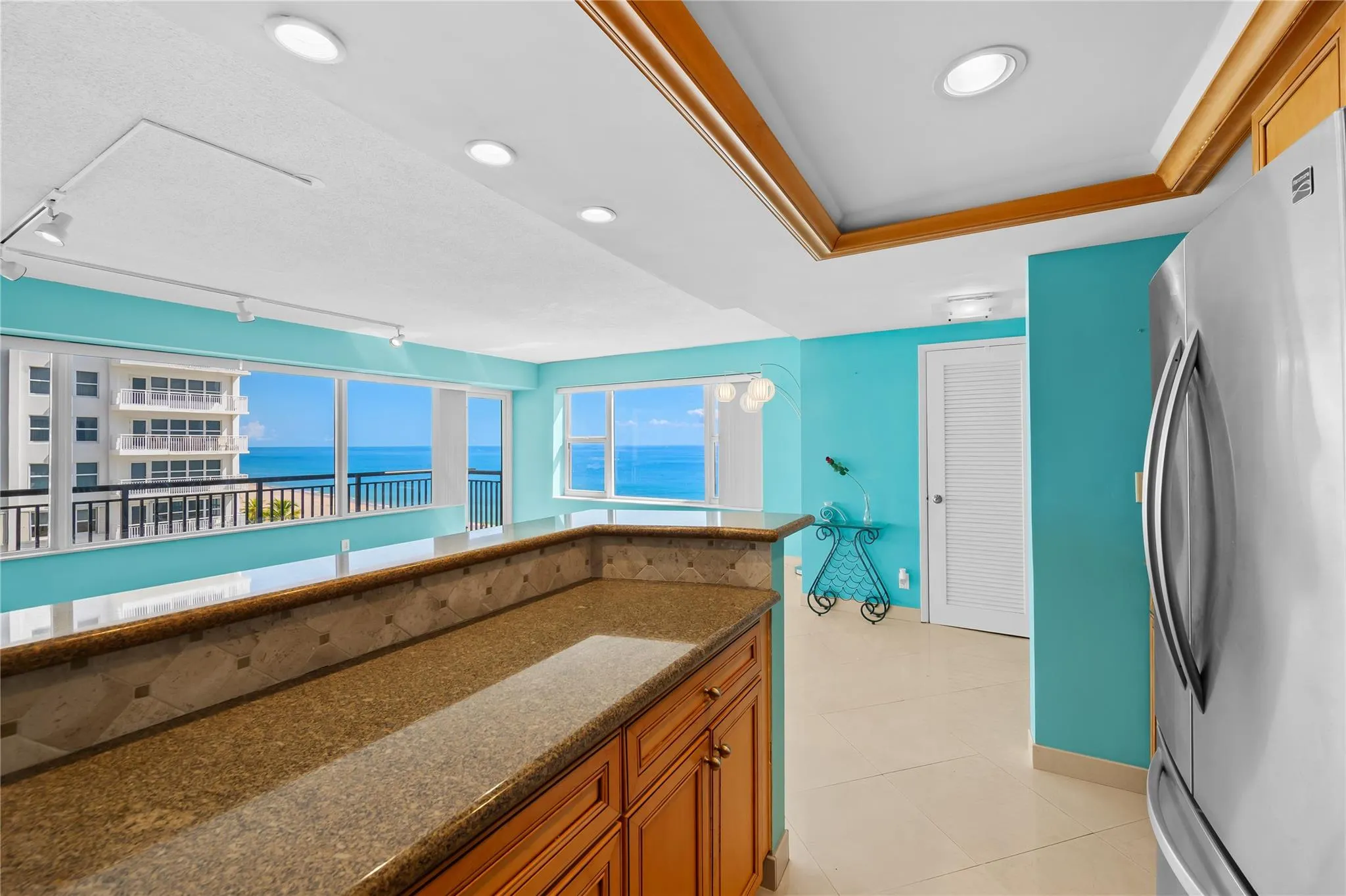 3800 Galt Ocean Dr, #605